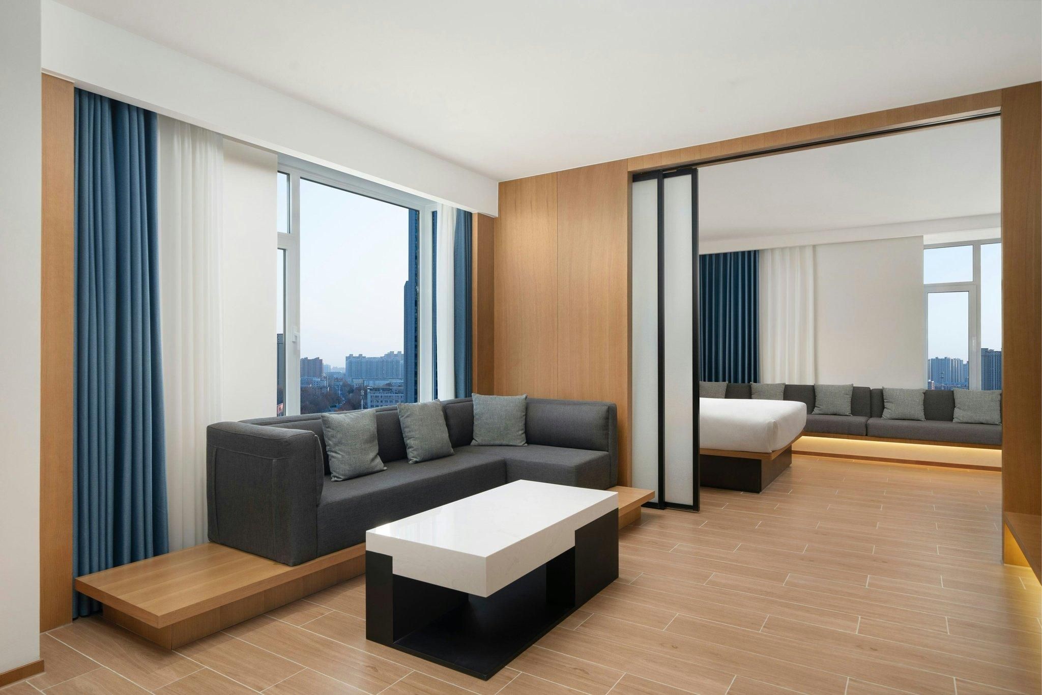 Selected Suite, Suite, 1 King, City view