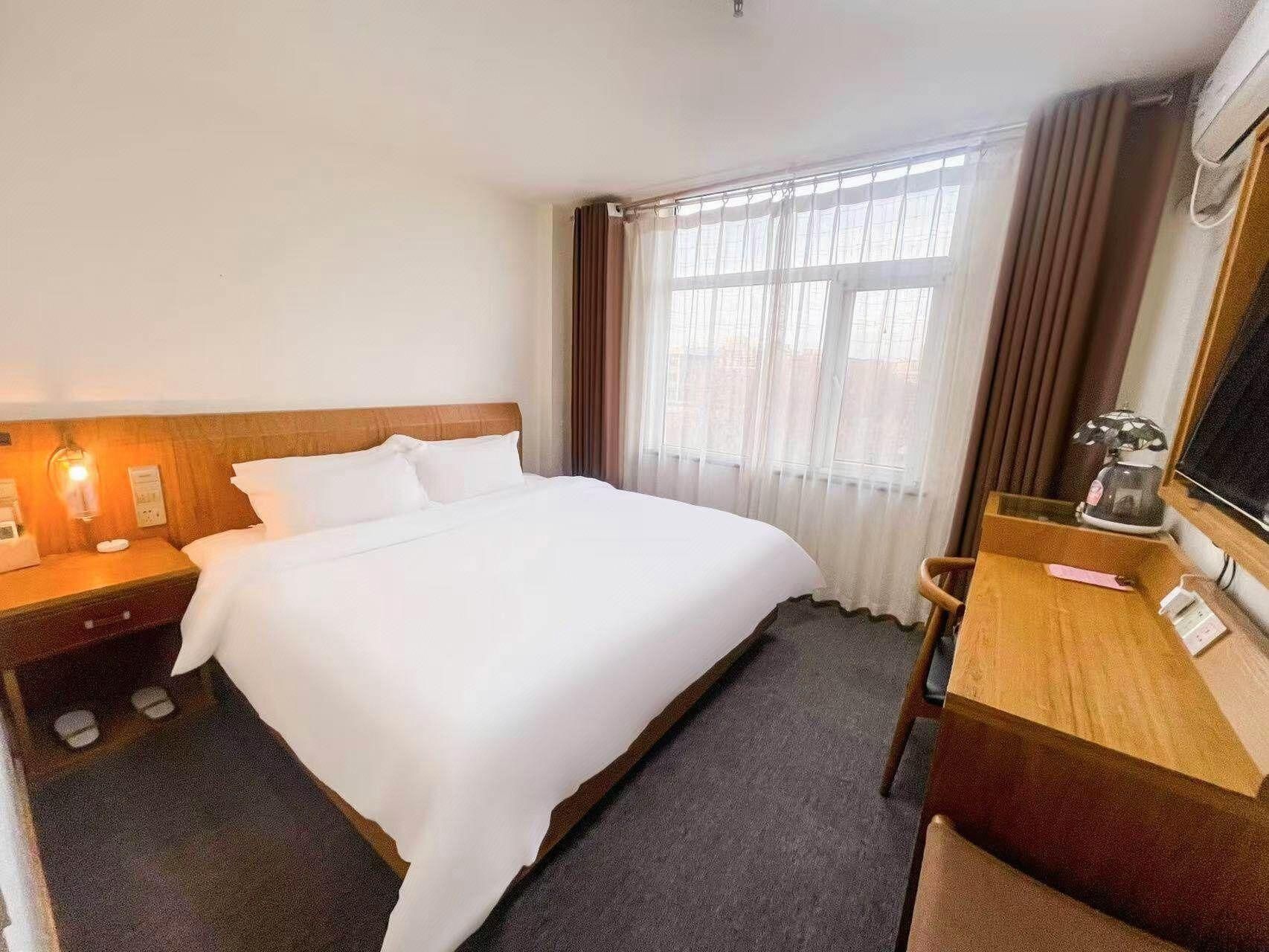 Economy Room