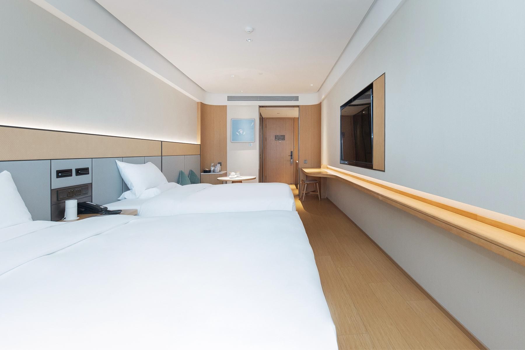 Huazhu - Superior Twin