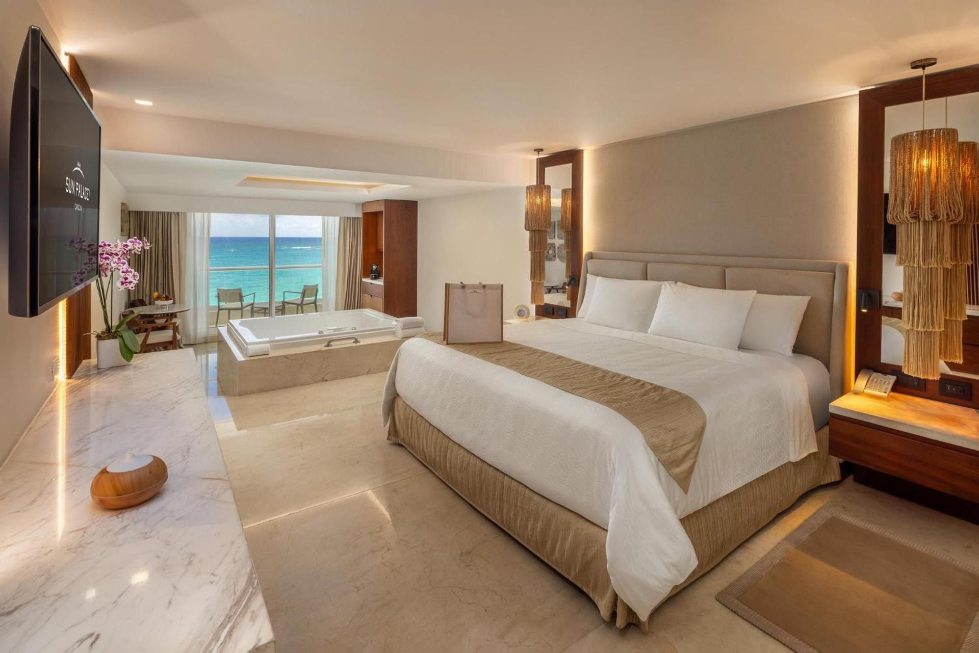 Superior Honeymoon Suite Ocean View - King Size Bed