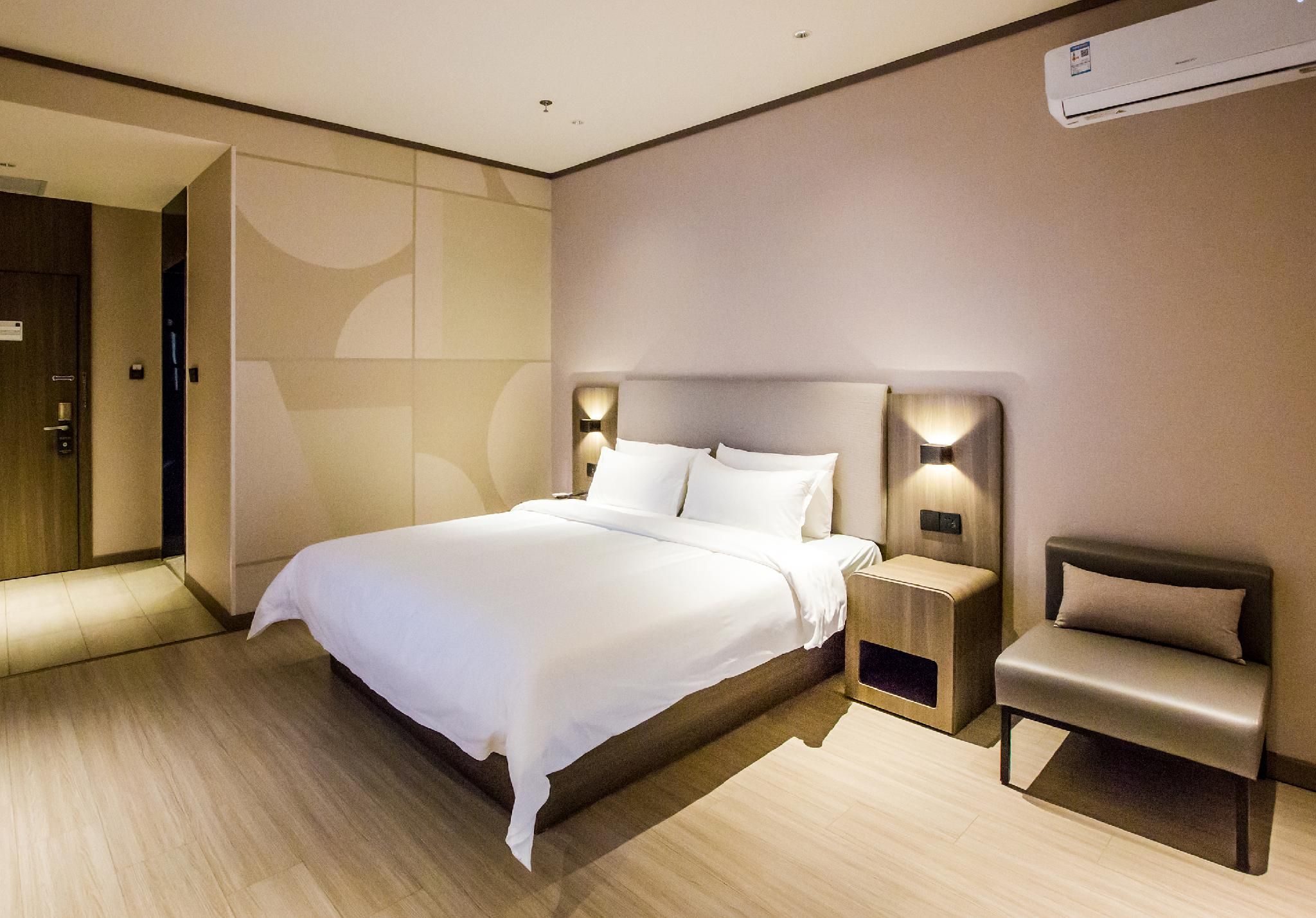 Huazhu - Superior BedRoom
