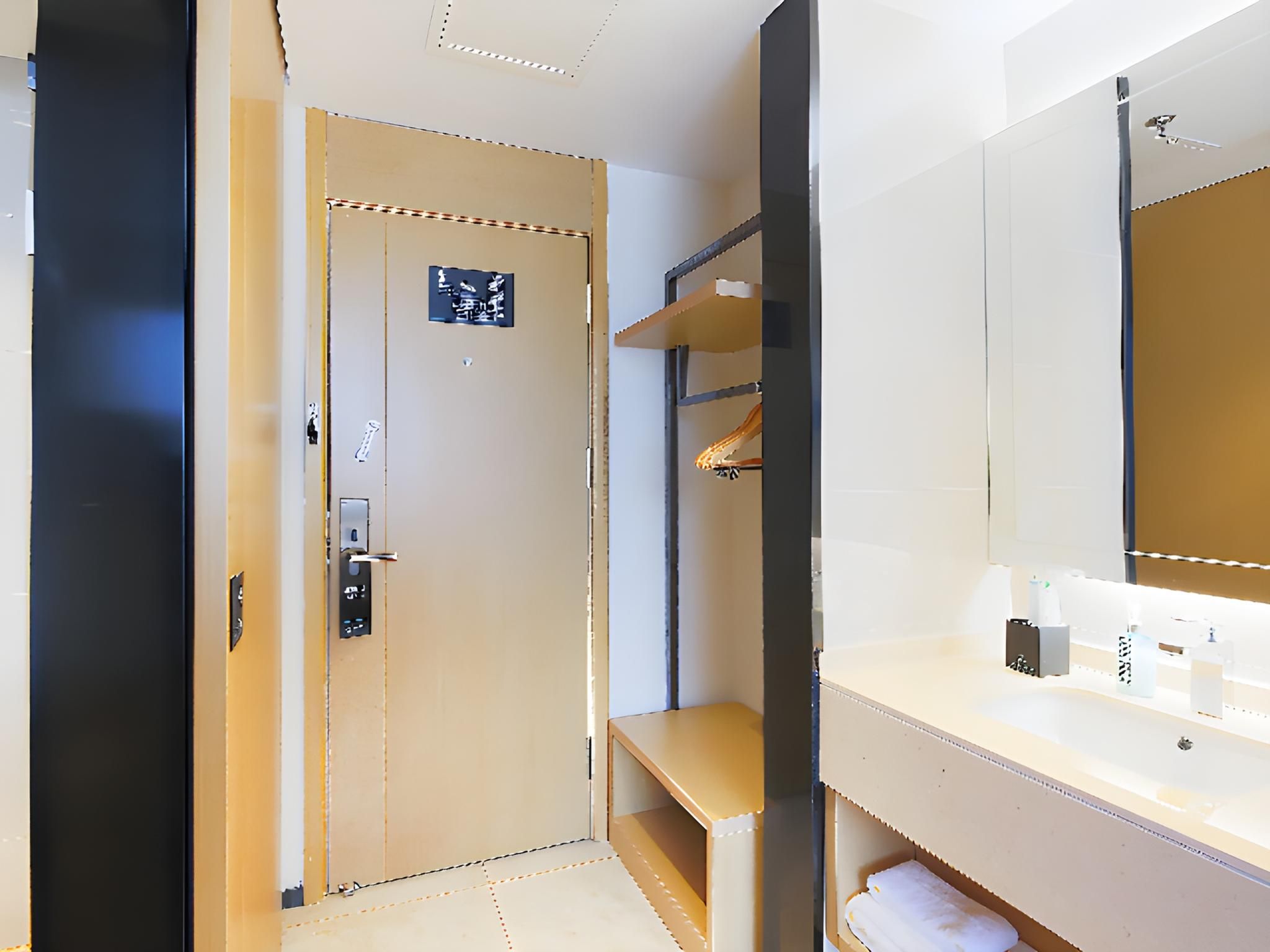 Dossen - Standard Bed Room