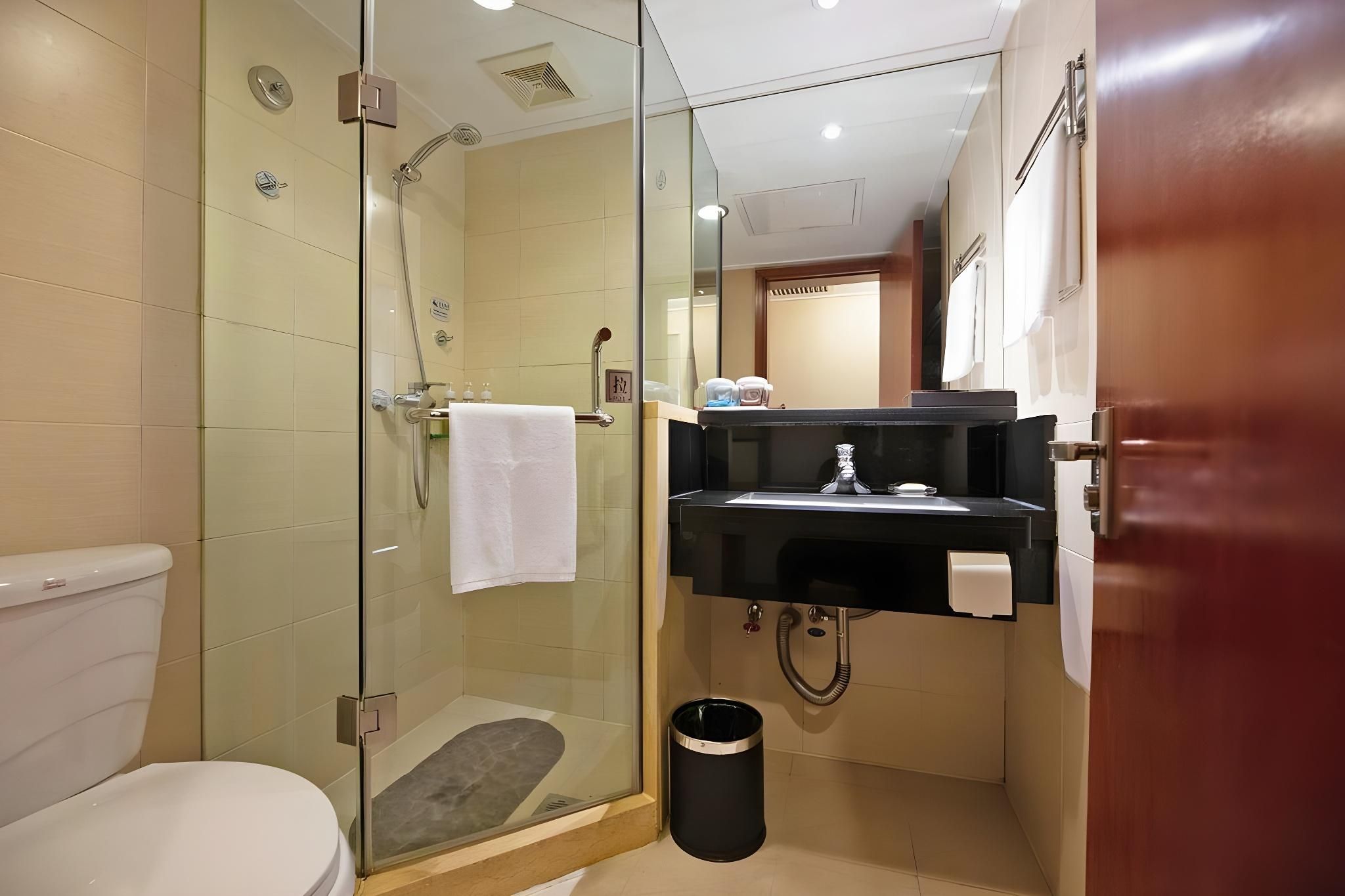 Light Residence Guestroom