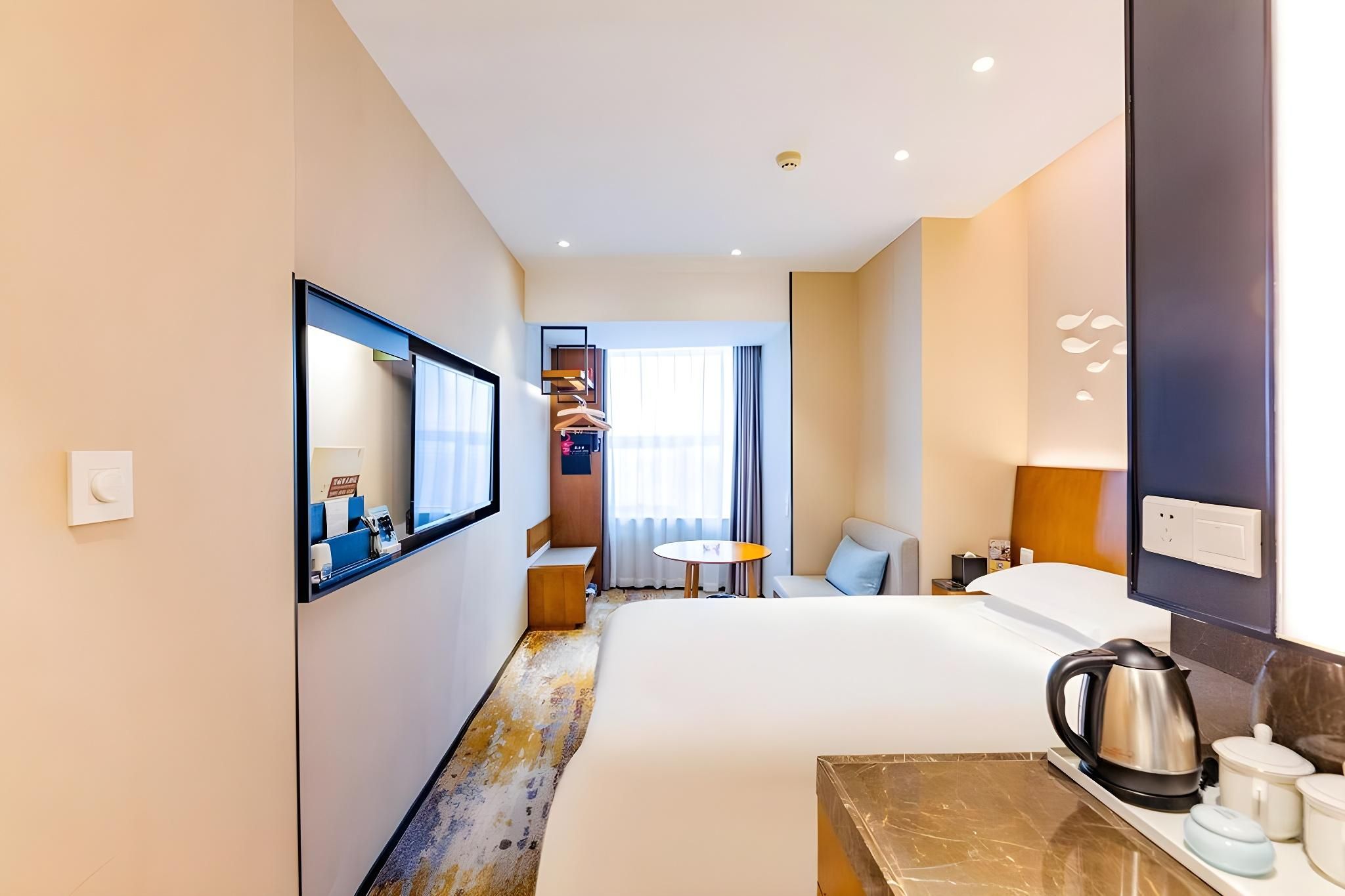 Light Residence Guestroom