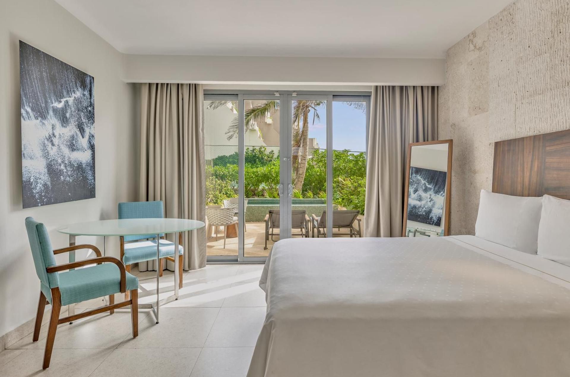 Premium Room with Pool Access