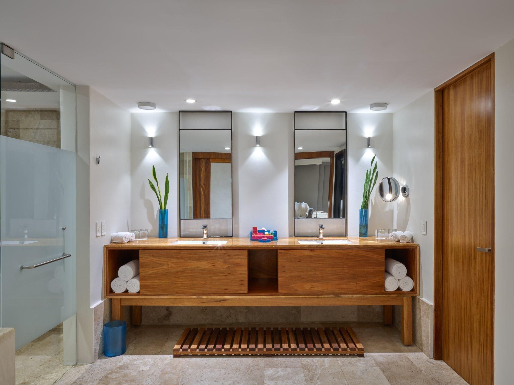 Family King Suite