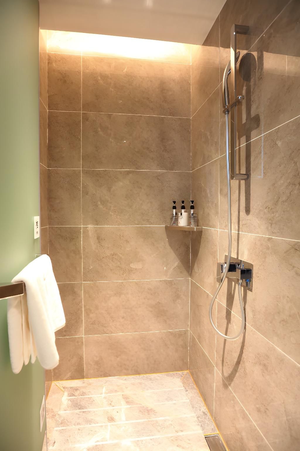 Dossen - Standard Bed Room