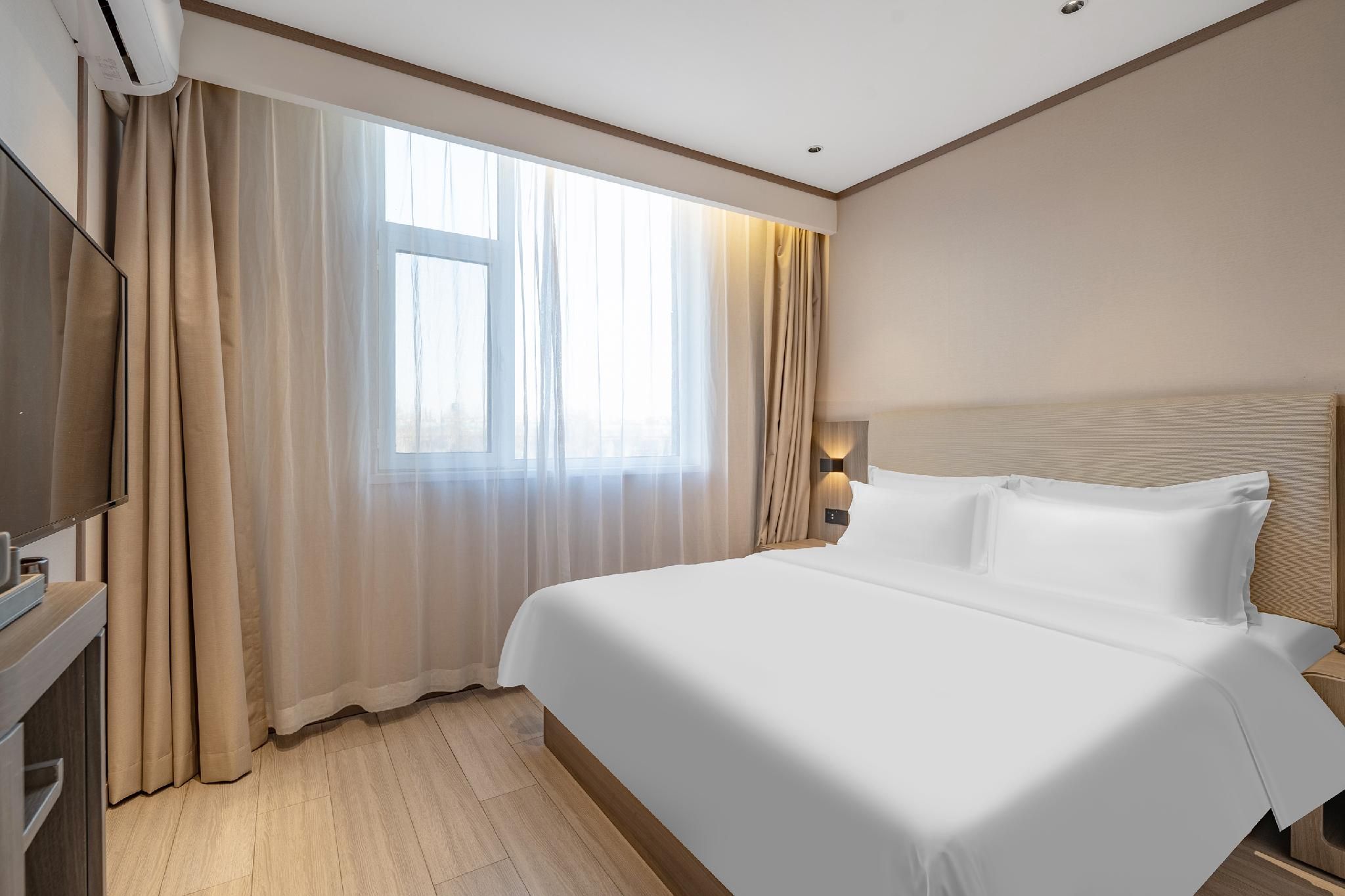 Business Queen Bed Room