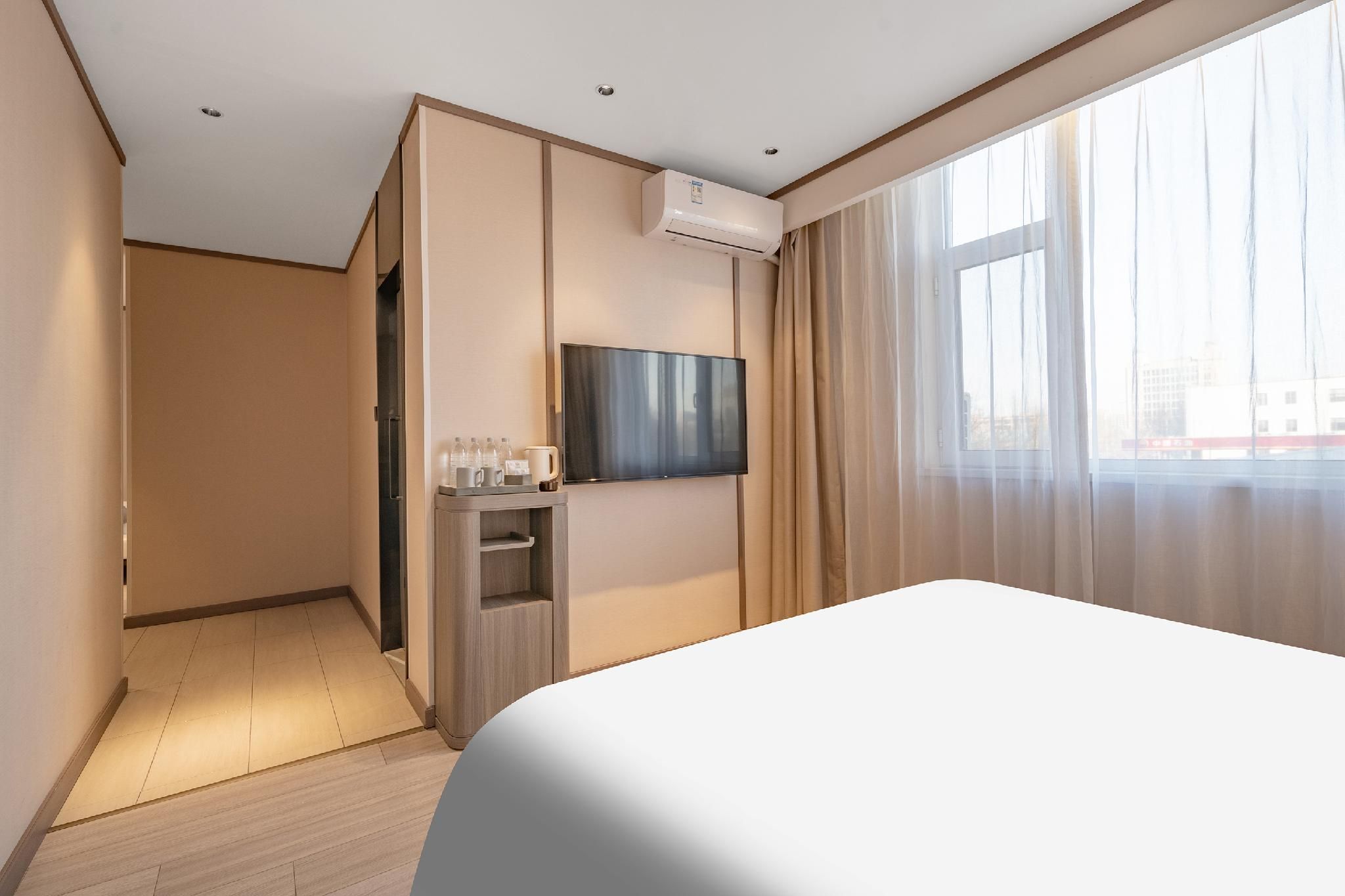 Business Queen Bed Room