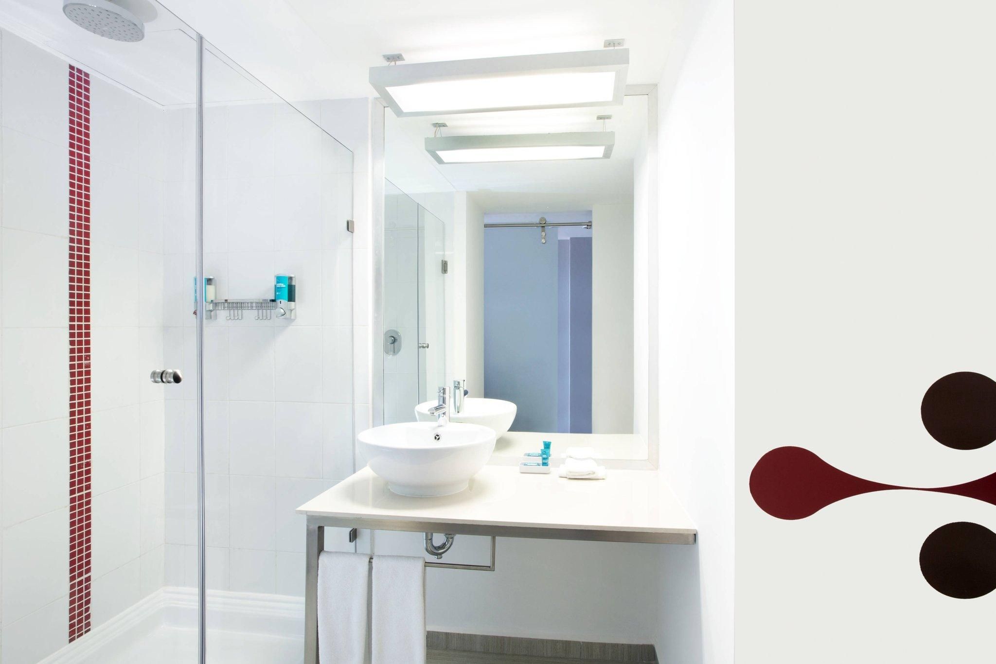 Guest room, 1 King or 2 Queen