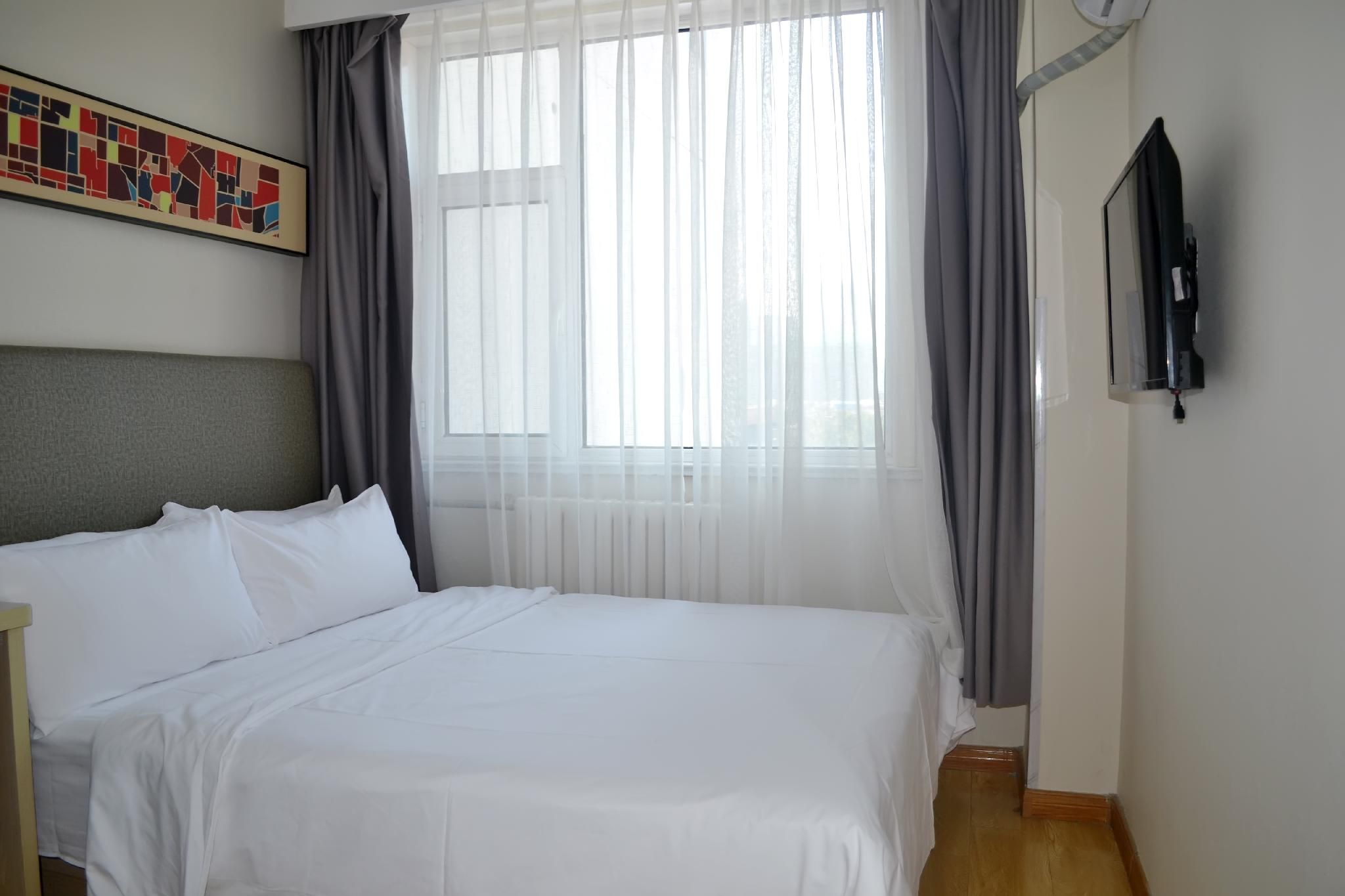 Huazhu - Room With Bed
