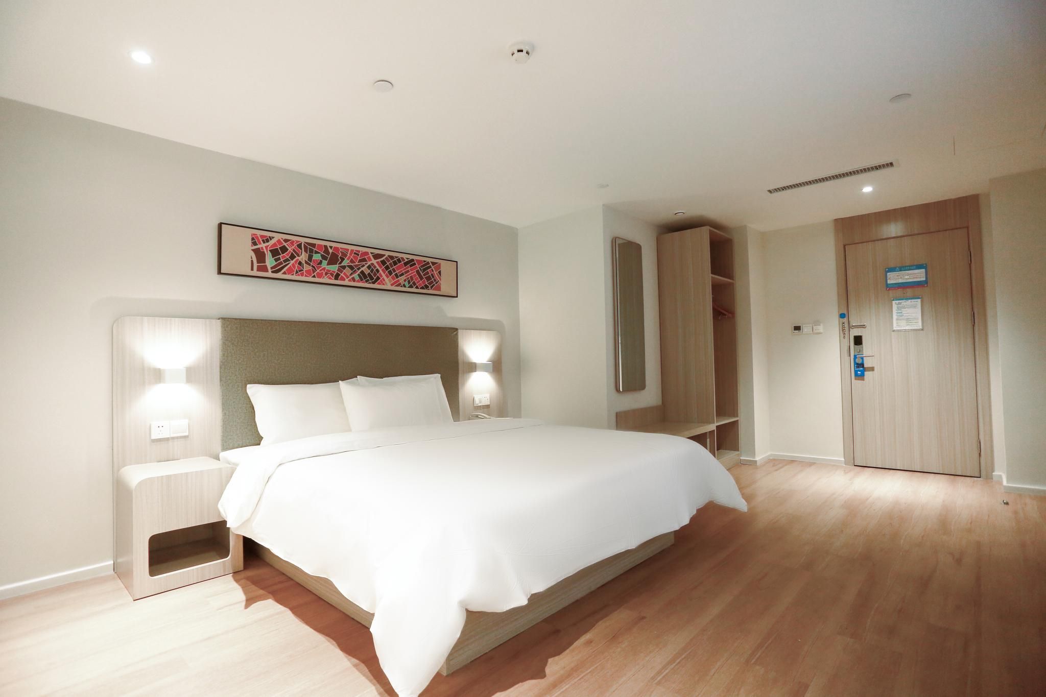 Interior View Queen Room