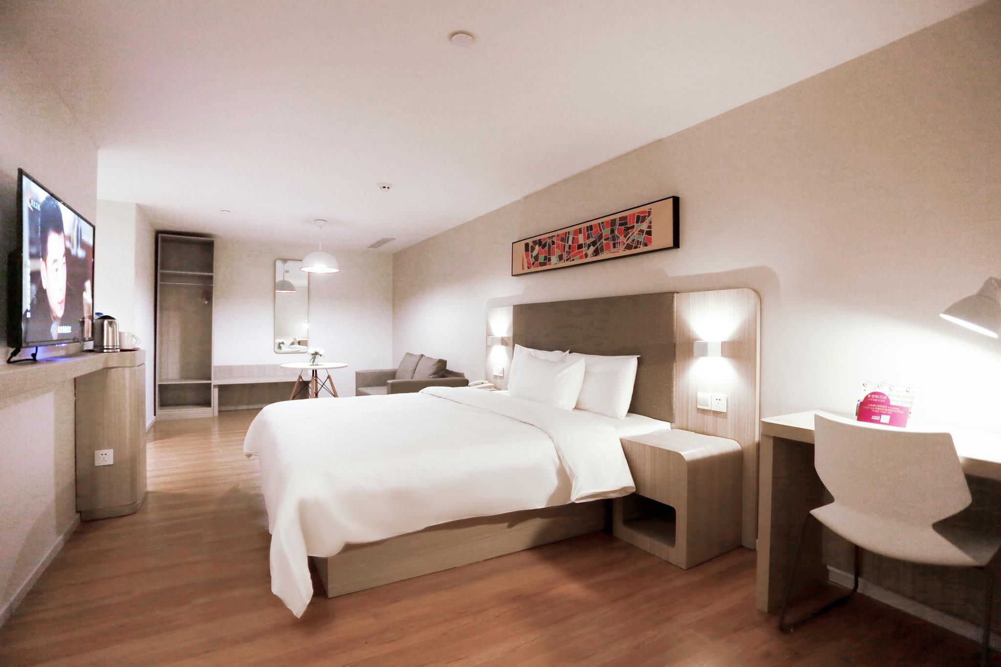 Interior View Queen Room