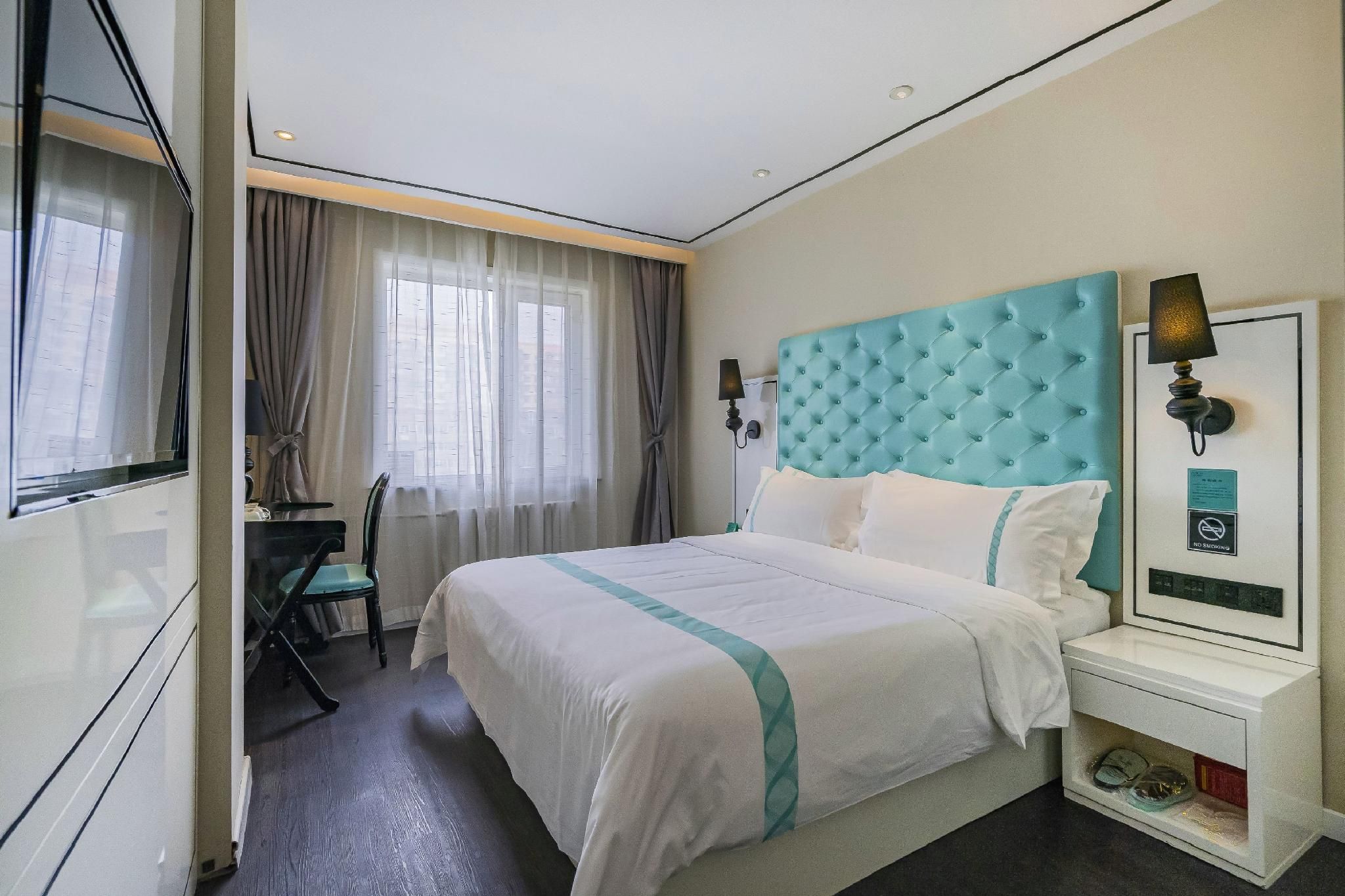 Xana - Deluxe Bed Room