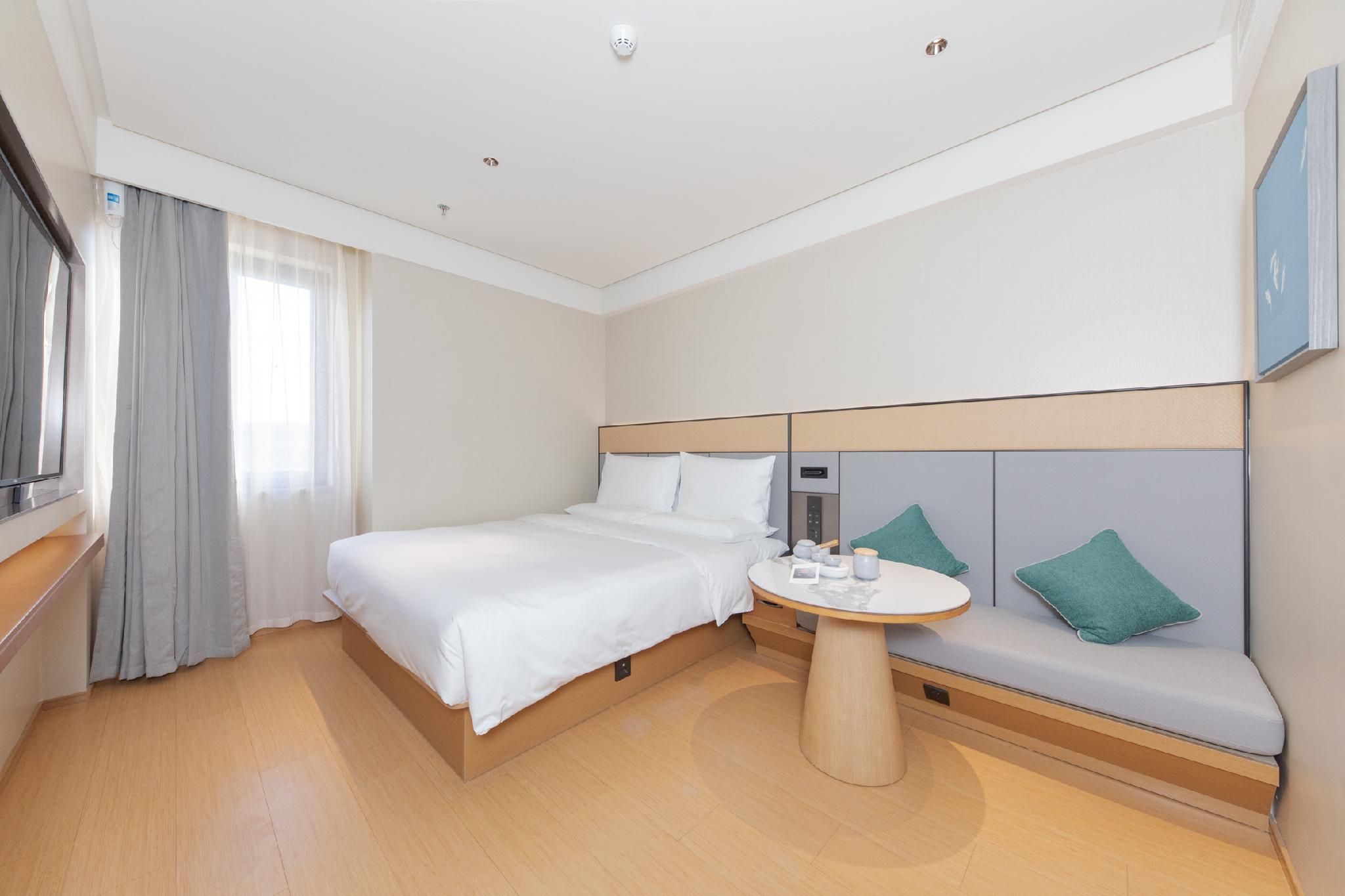Huazhu - Superior BedRoom