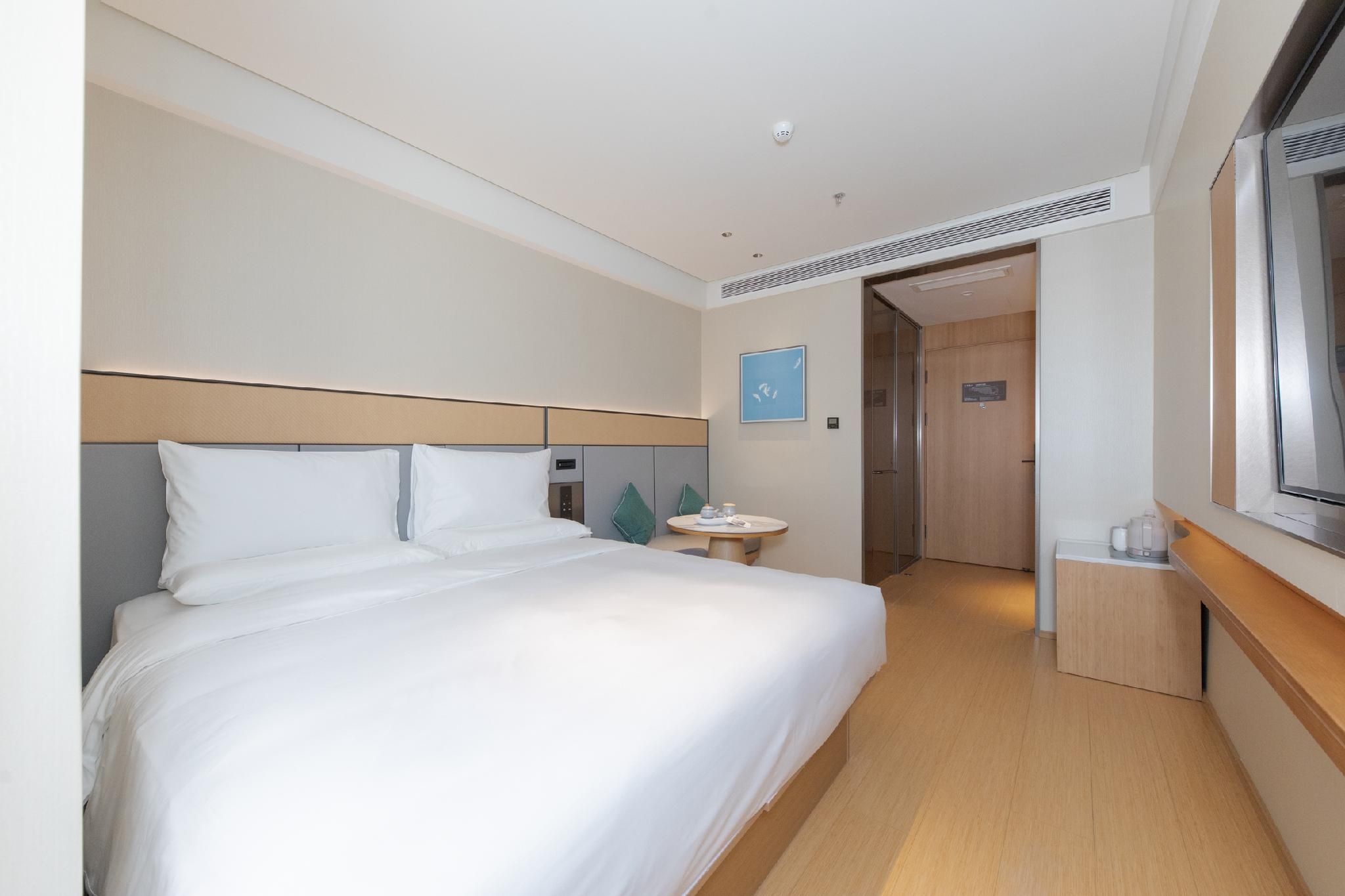 Huazhu - Superior BedRoom