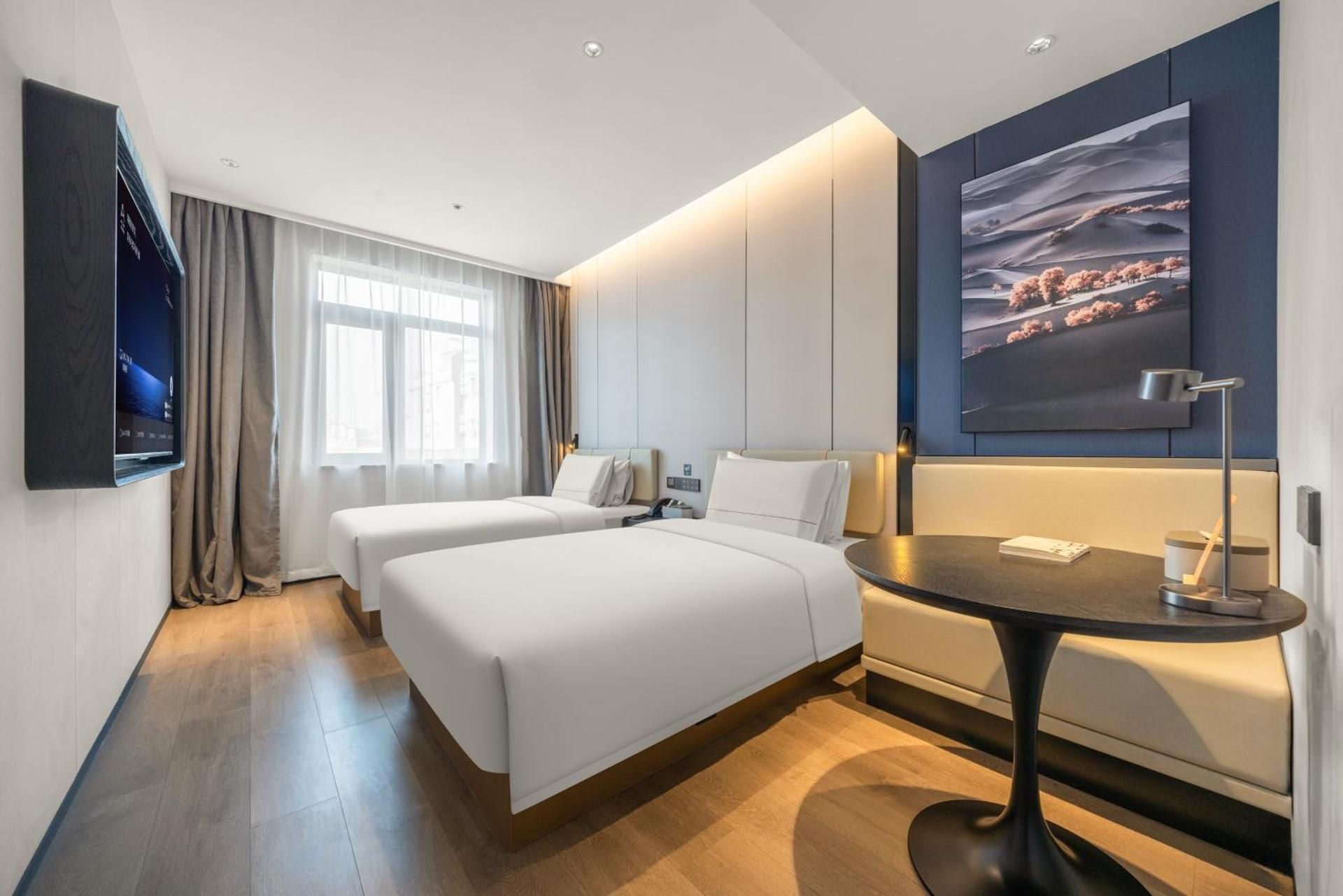 Premier Twin, City View