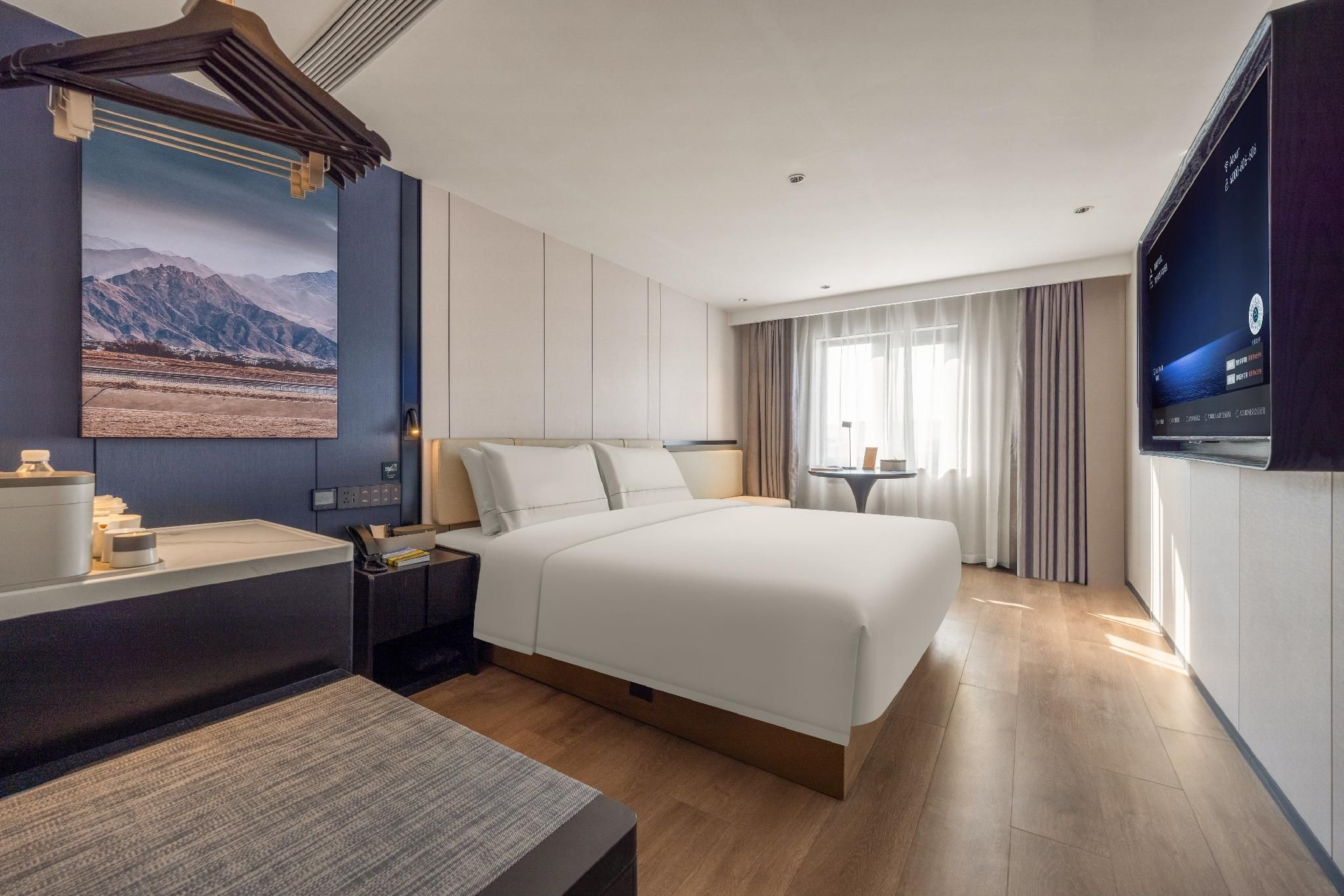 Premium King Room - City View