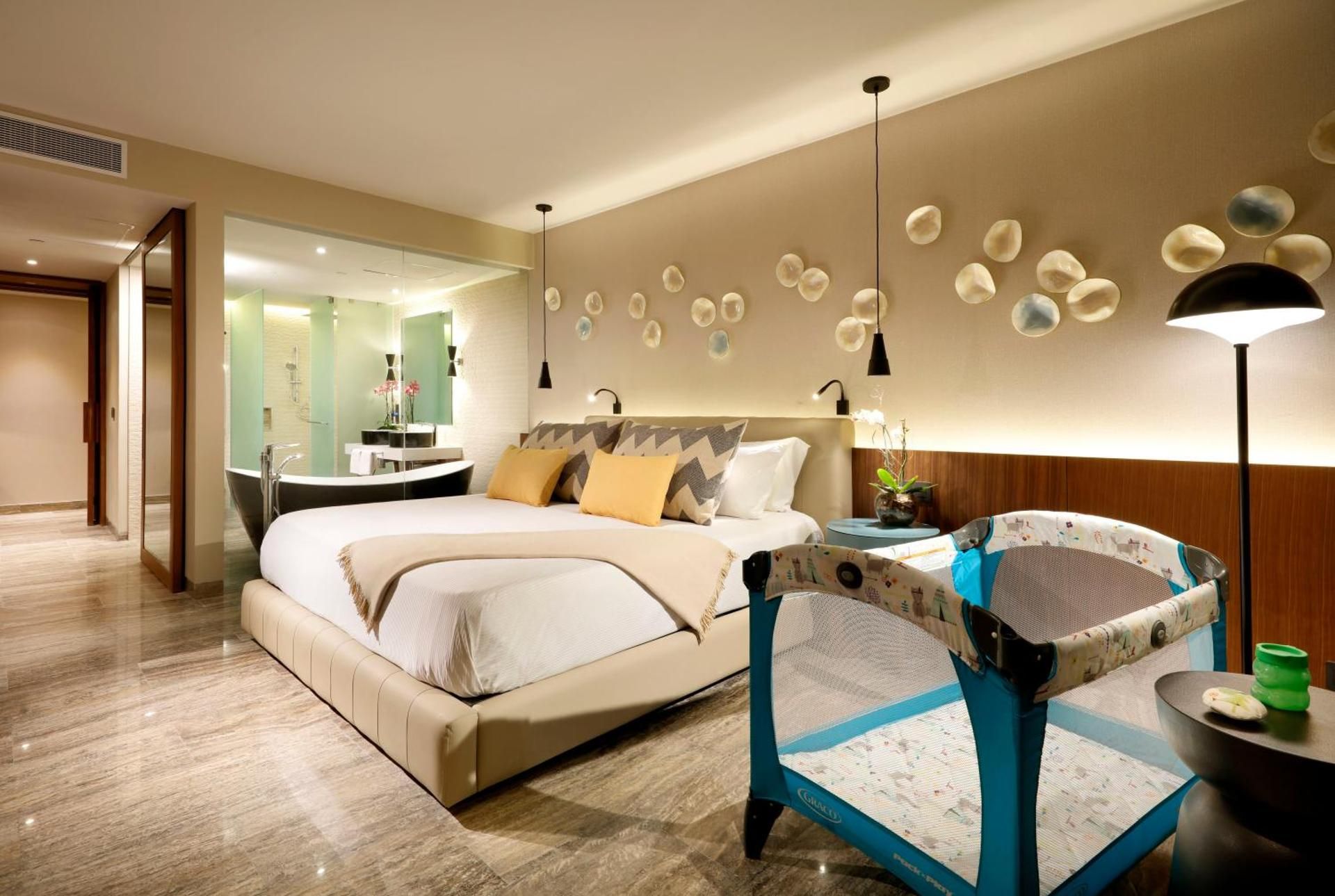 Family Selection Beachside Panoramic Ocean View Junior Suite