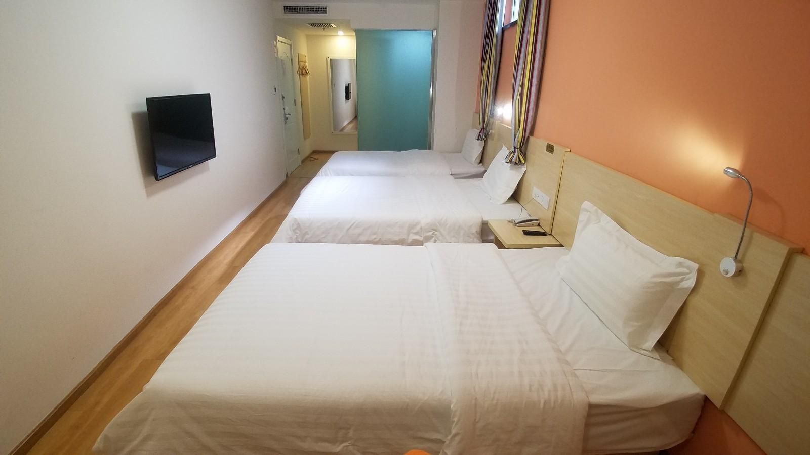 7 Days - Suite Room