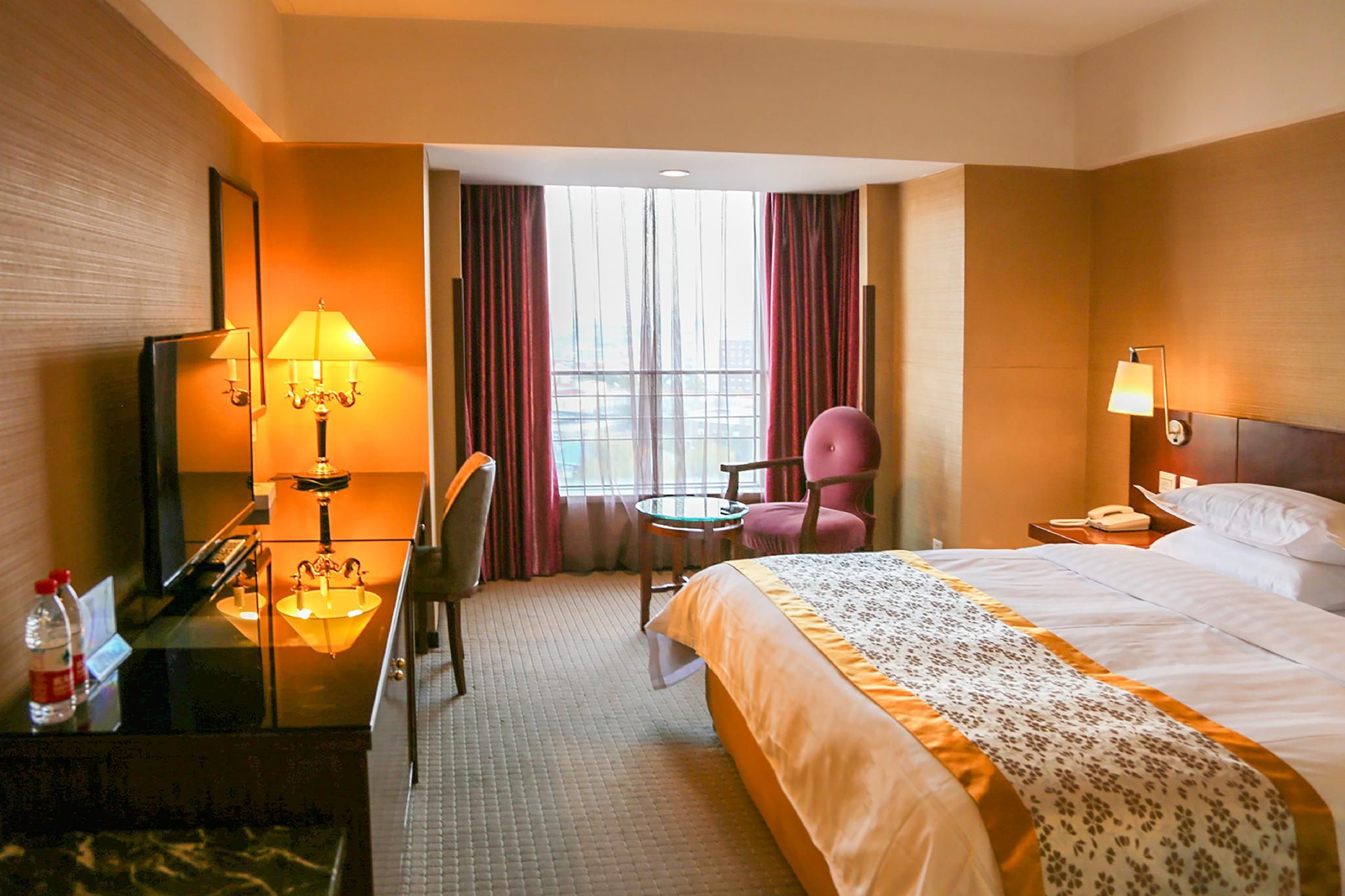 Standard Queen Room