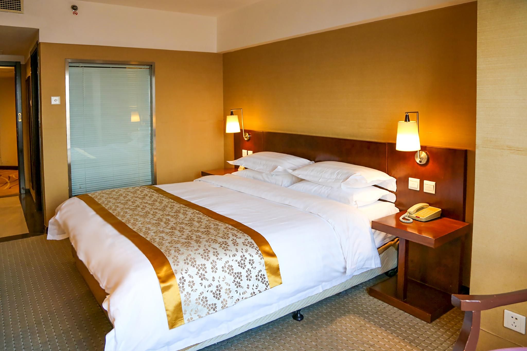 City View Queen Room