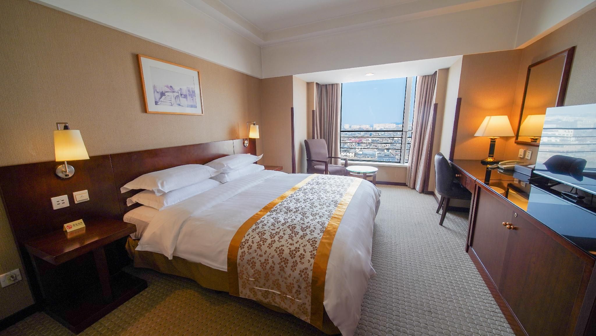 City View Queen Room