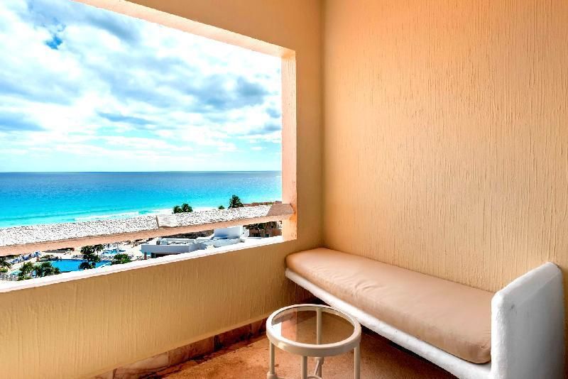 Executive Suite, 1 King Bed, Ocean View, Non-Smoking