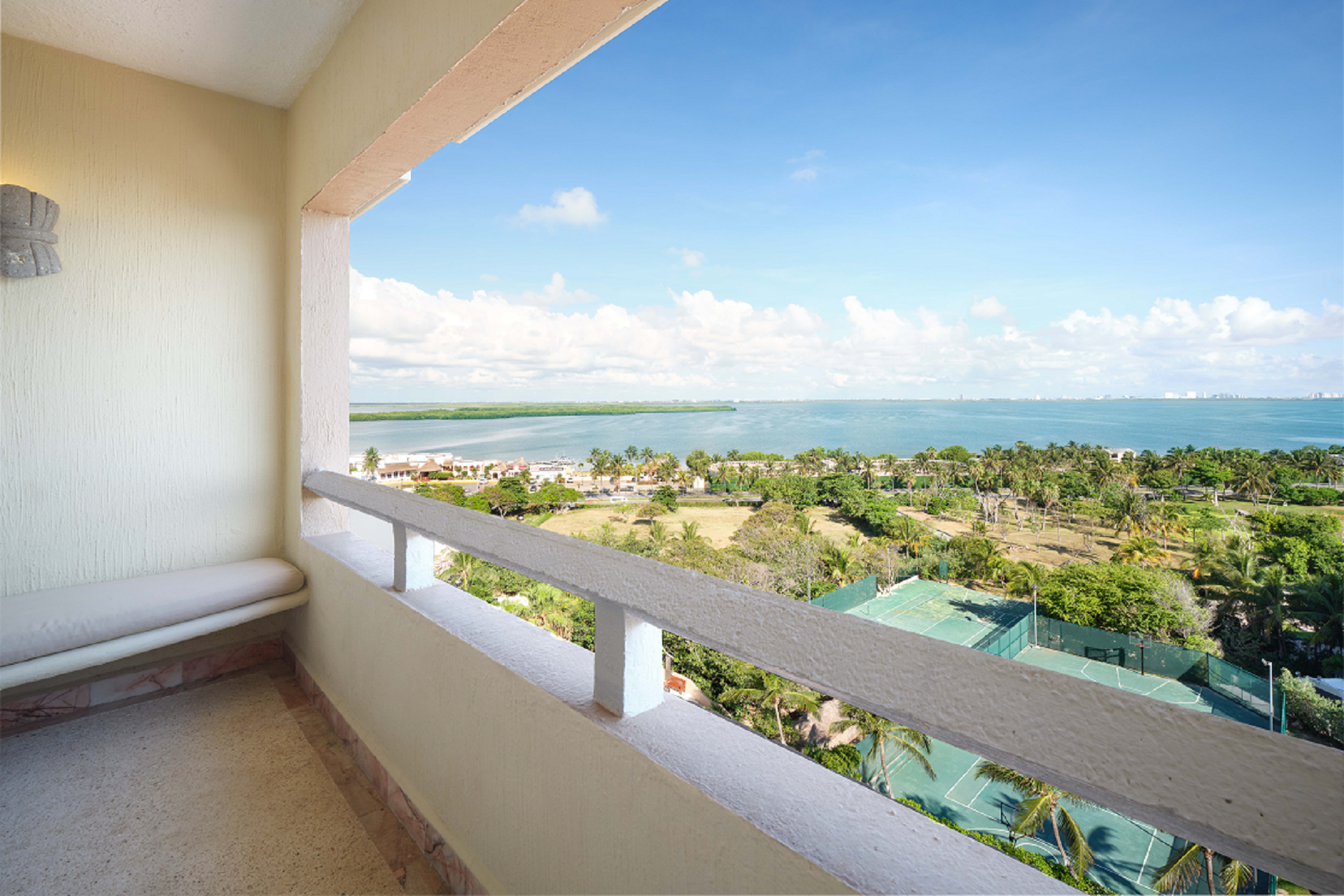 Wyndham Grand Cancun All Inclusive Resort & Villas Superior Room, Lagoon View, 1 King Bed, Non-Smoking 2