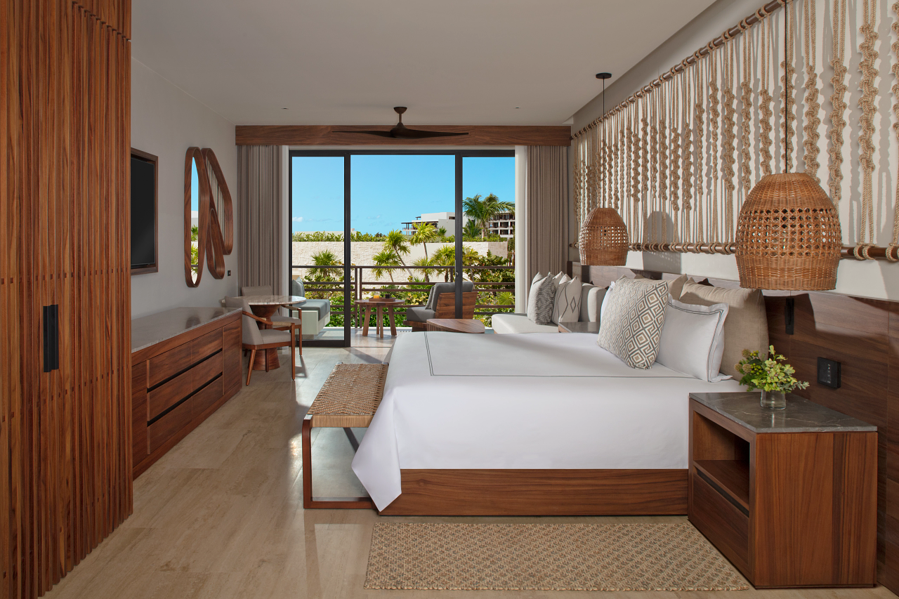 Preferred Club Junior Suite Tropical View Double