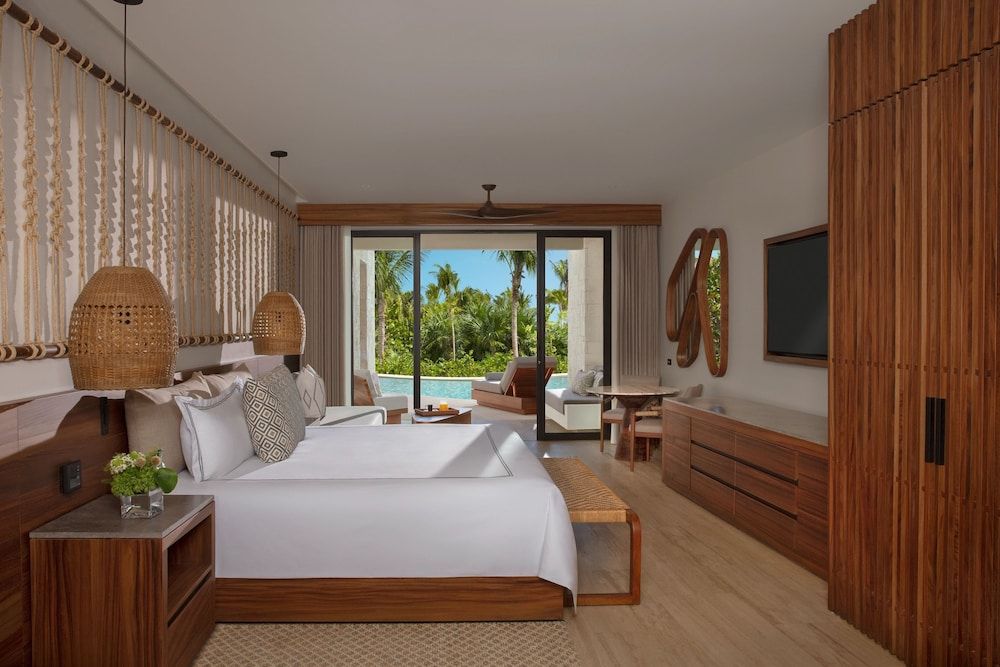 Preferred Club Junior Suite Swim Out King