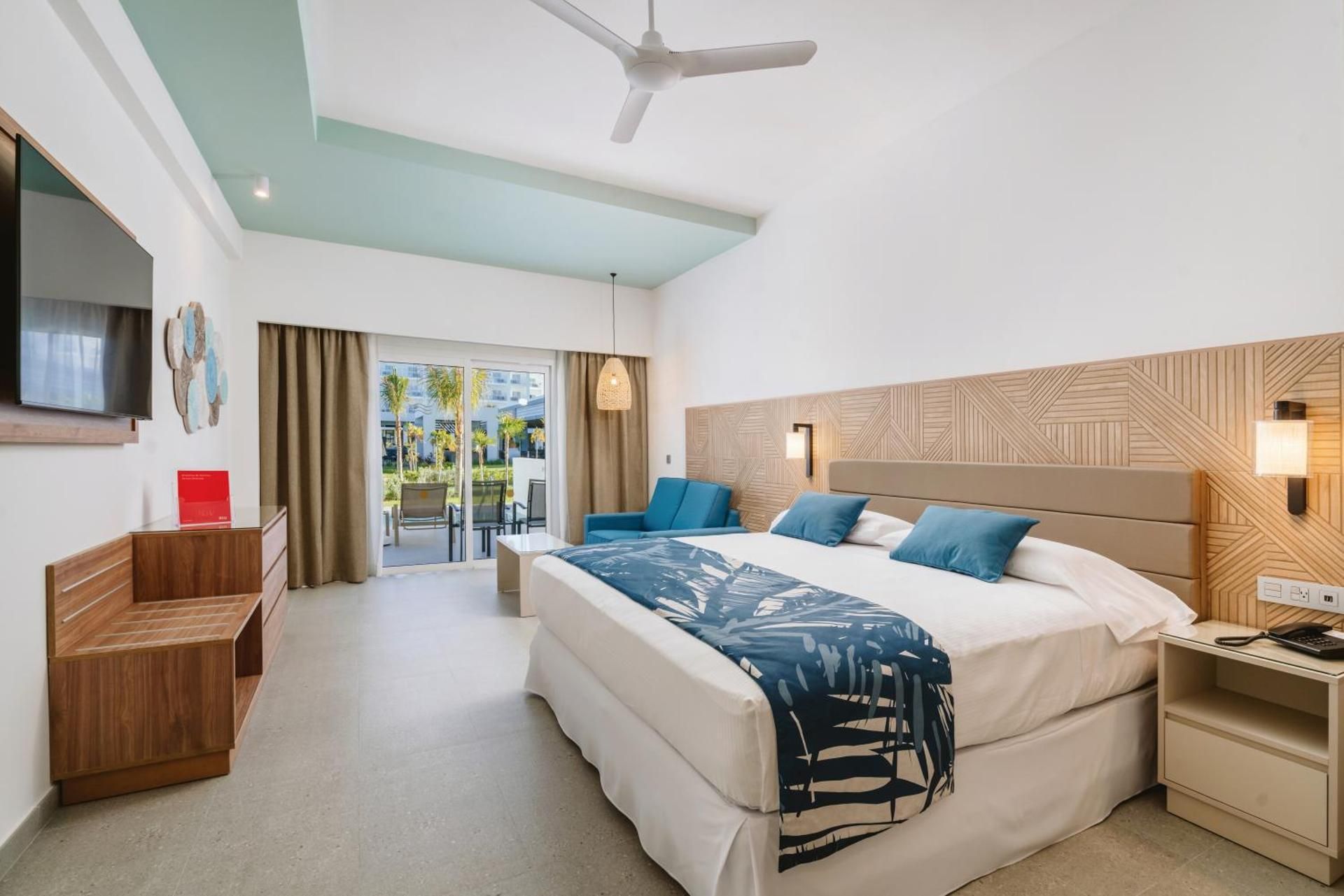 Swim-Up Double Room