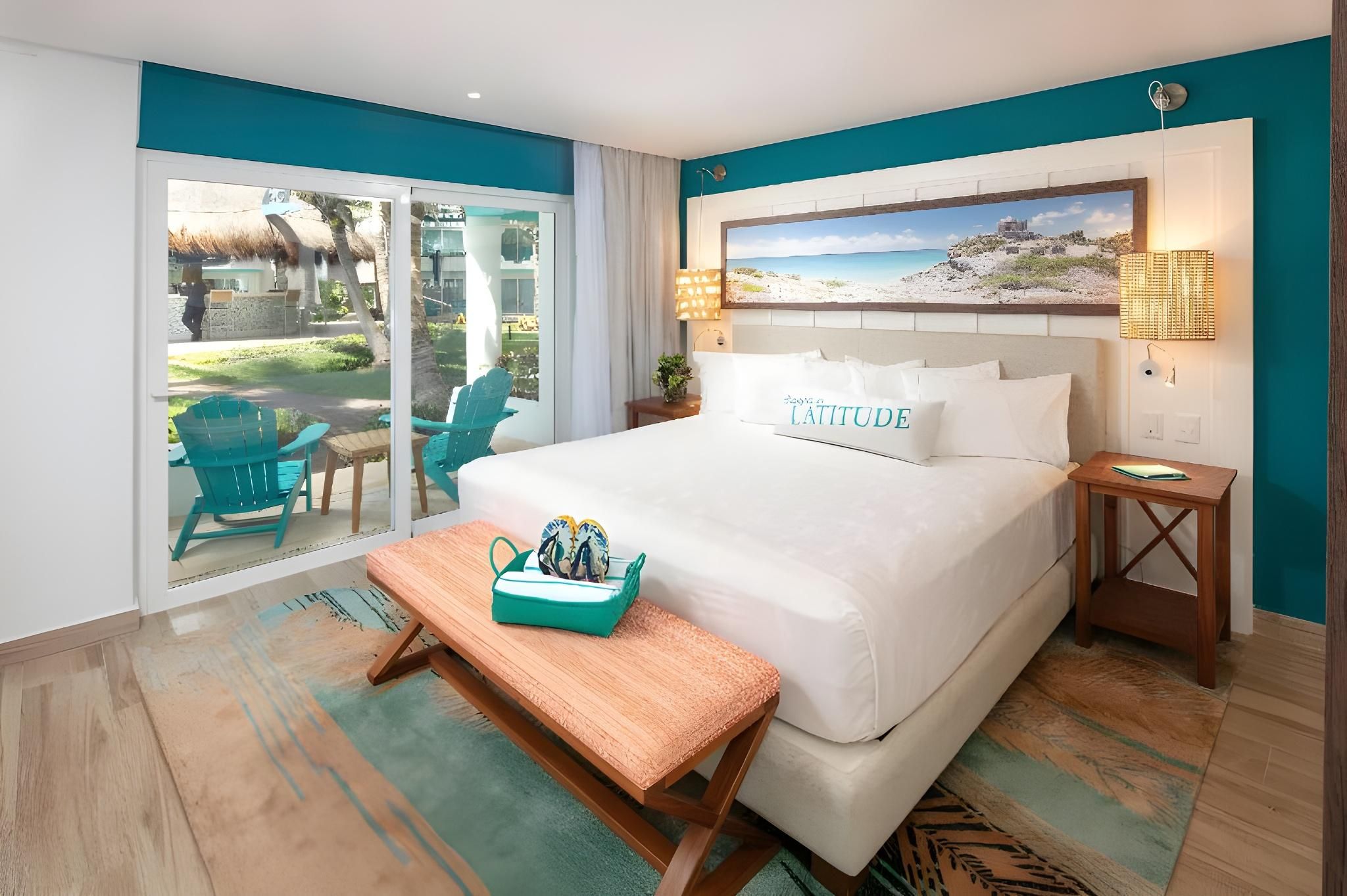Swim Up Paradise Junior Suite