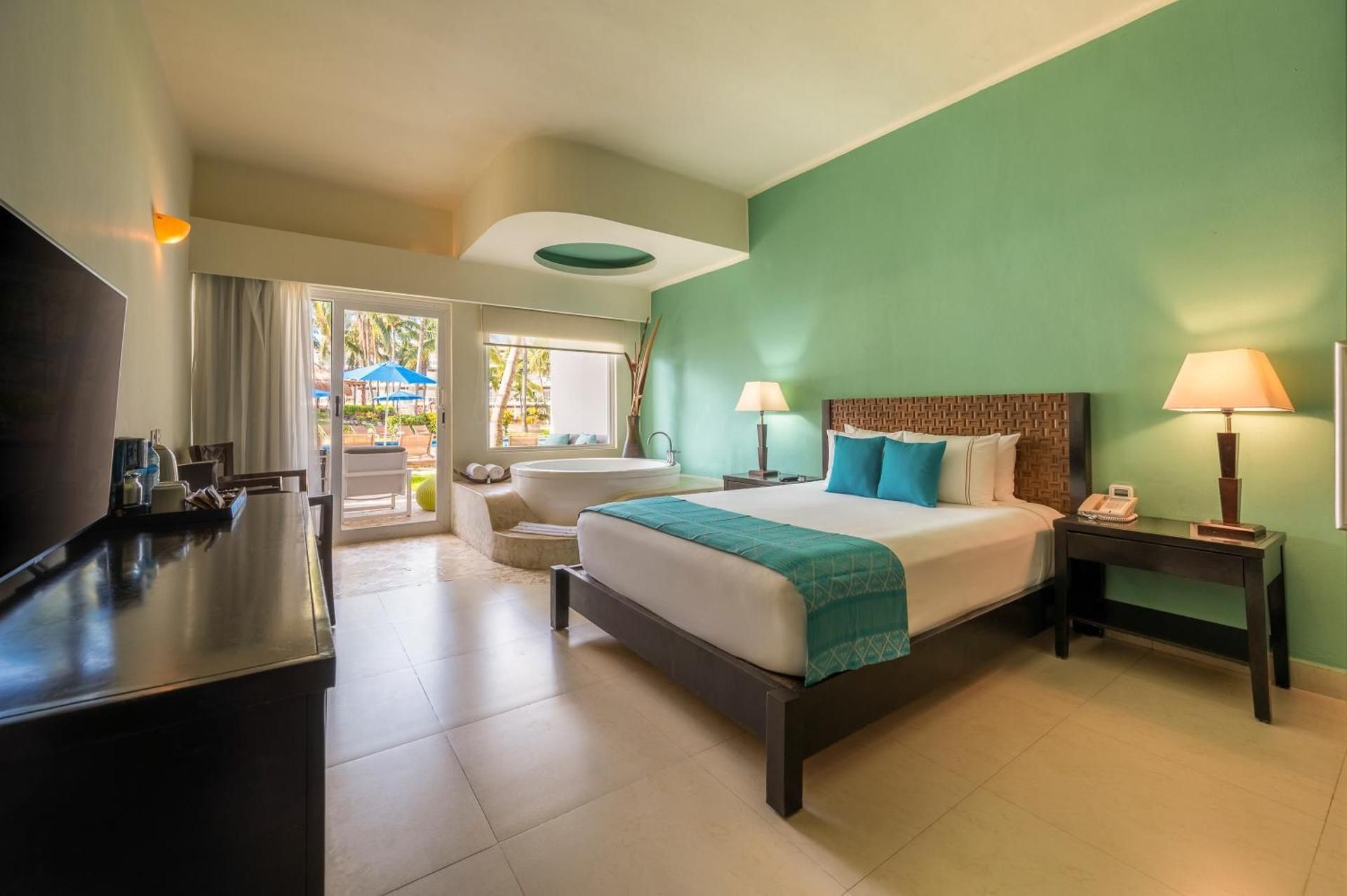 One Bedroom Family Pool Walkout Single Use