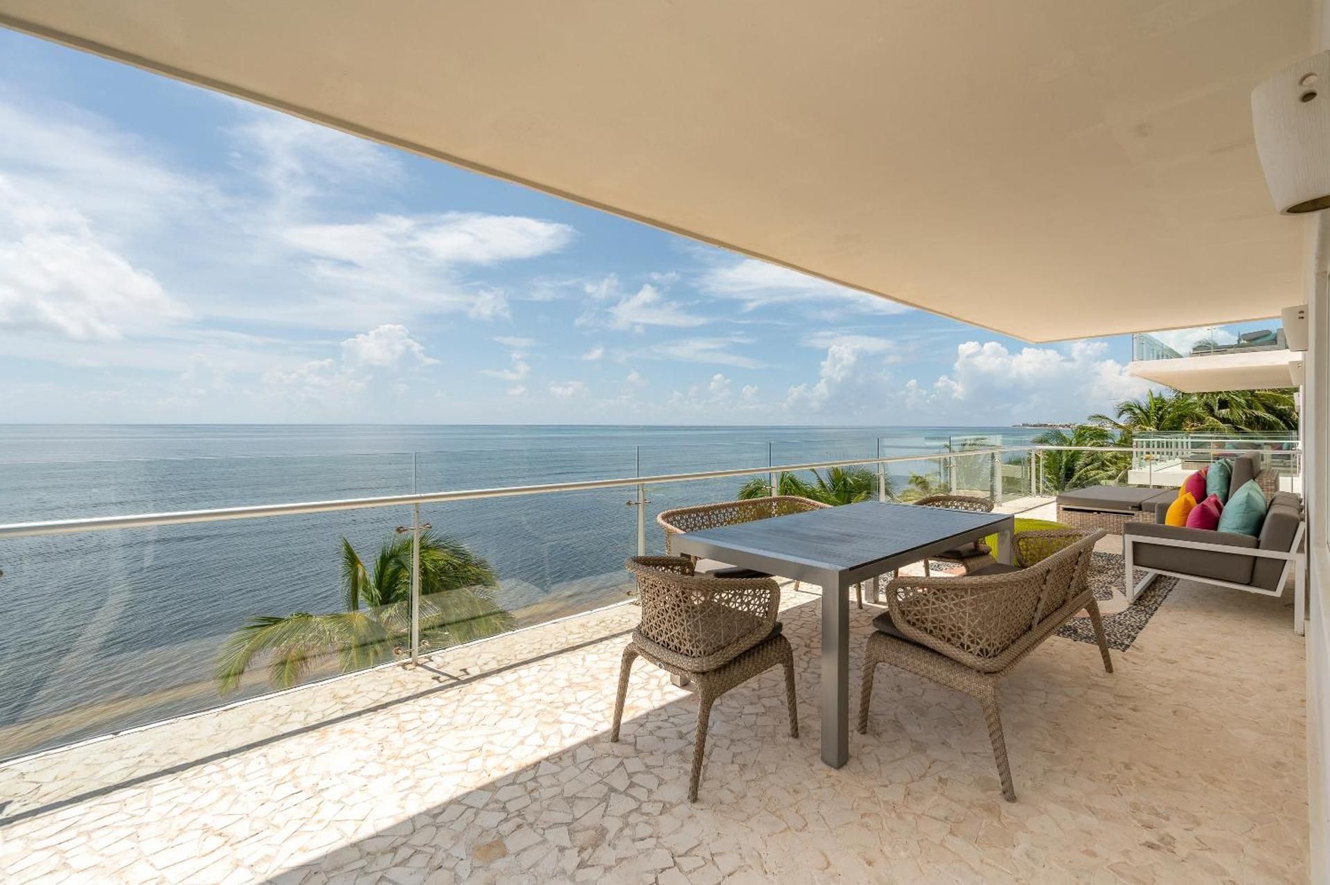 Corner Suite Ocean Front Single Use