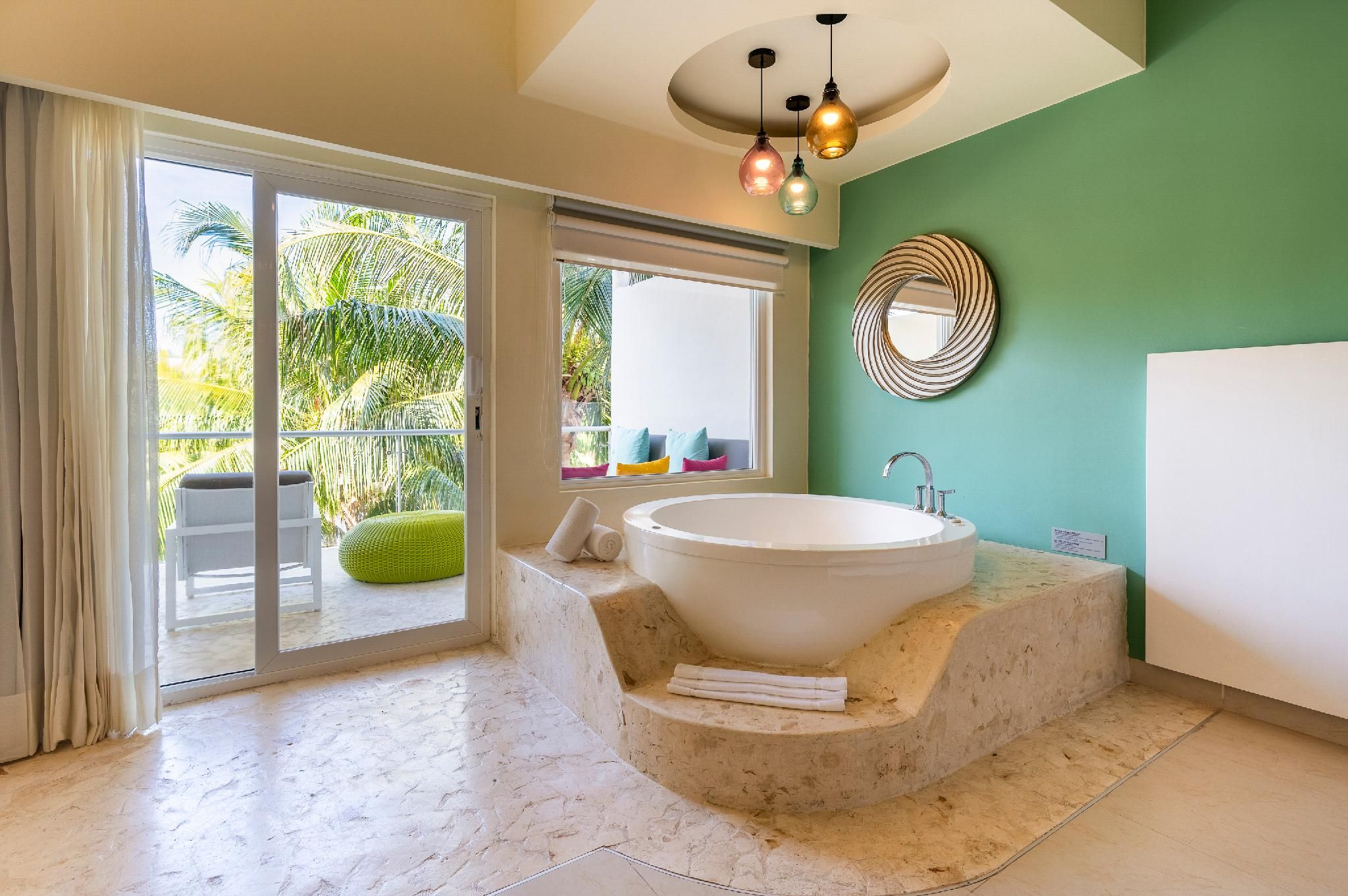 Deluxe Ocean View 2 Queen