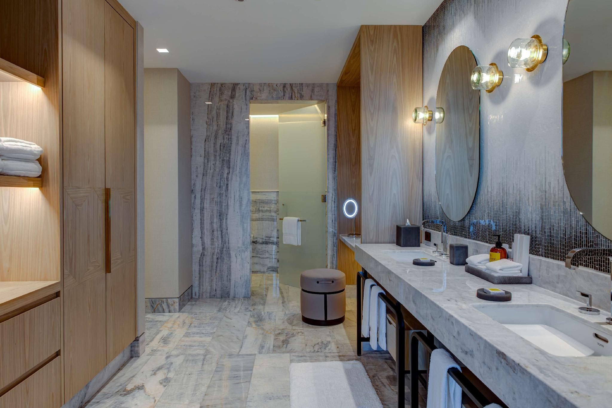 OCEAN FRONT 2 BEDROOM PRESIDENTIAL SUITE