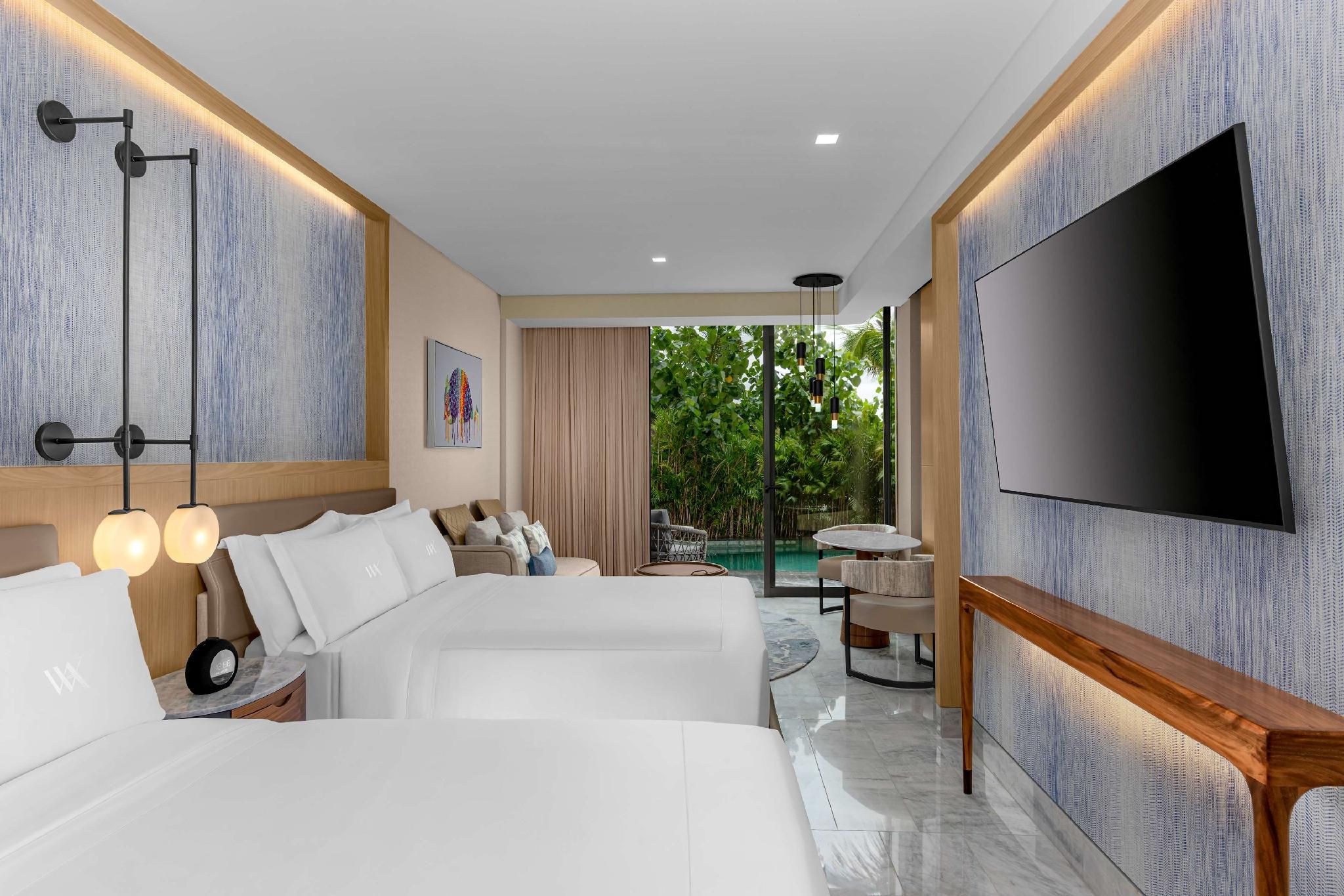 Swim Up Pool 2 Queen Bed Guestroom