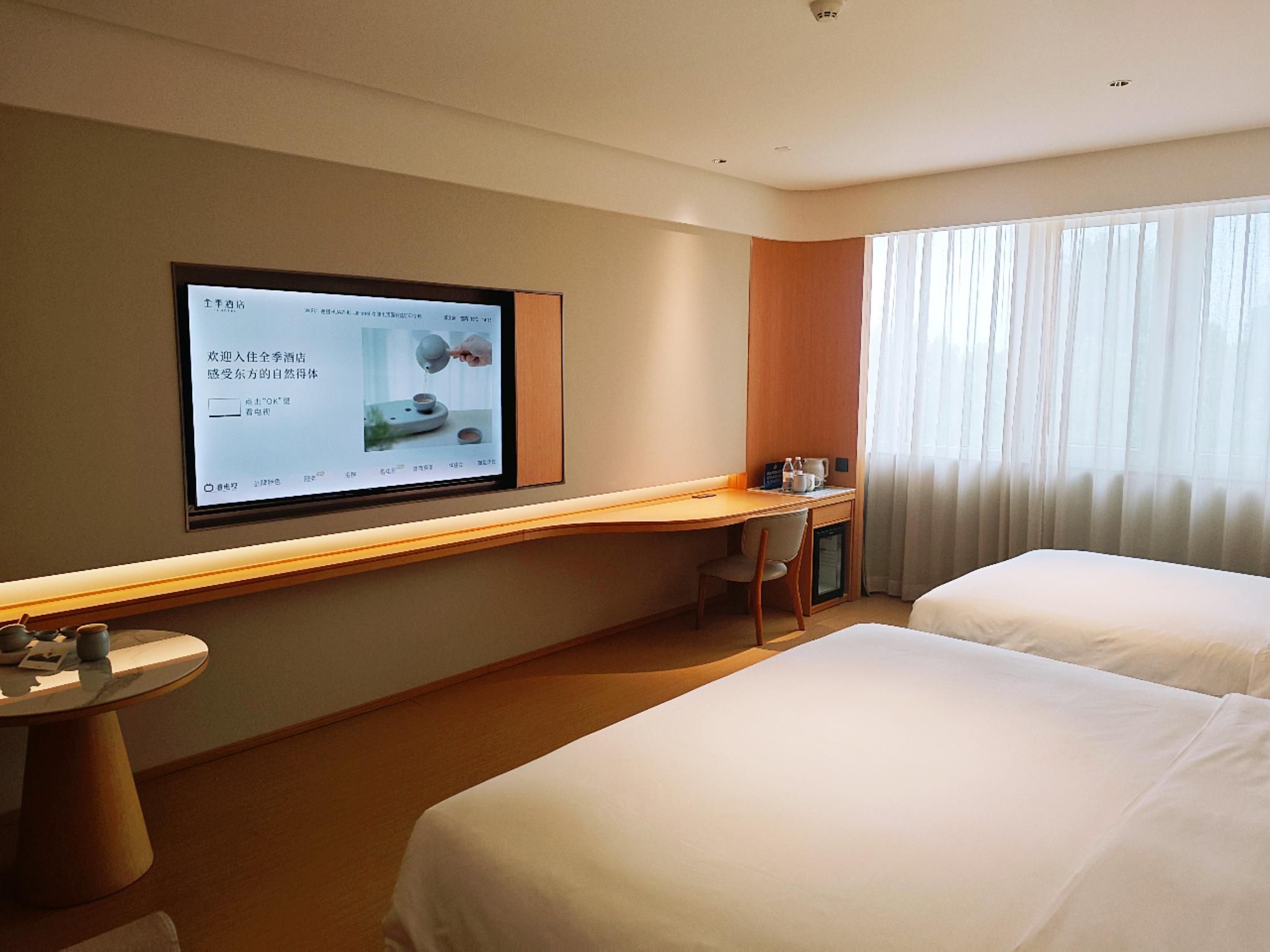Deluxe Family Room, Guest room