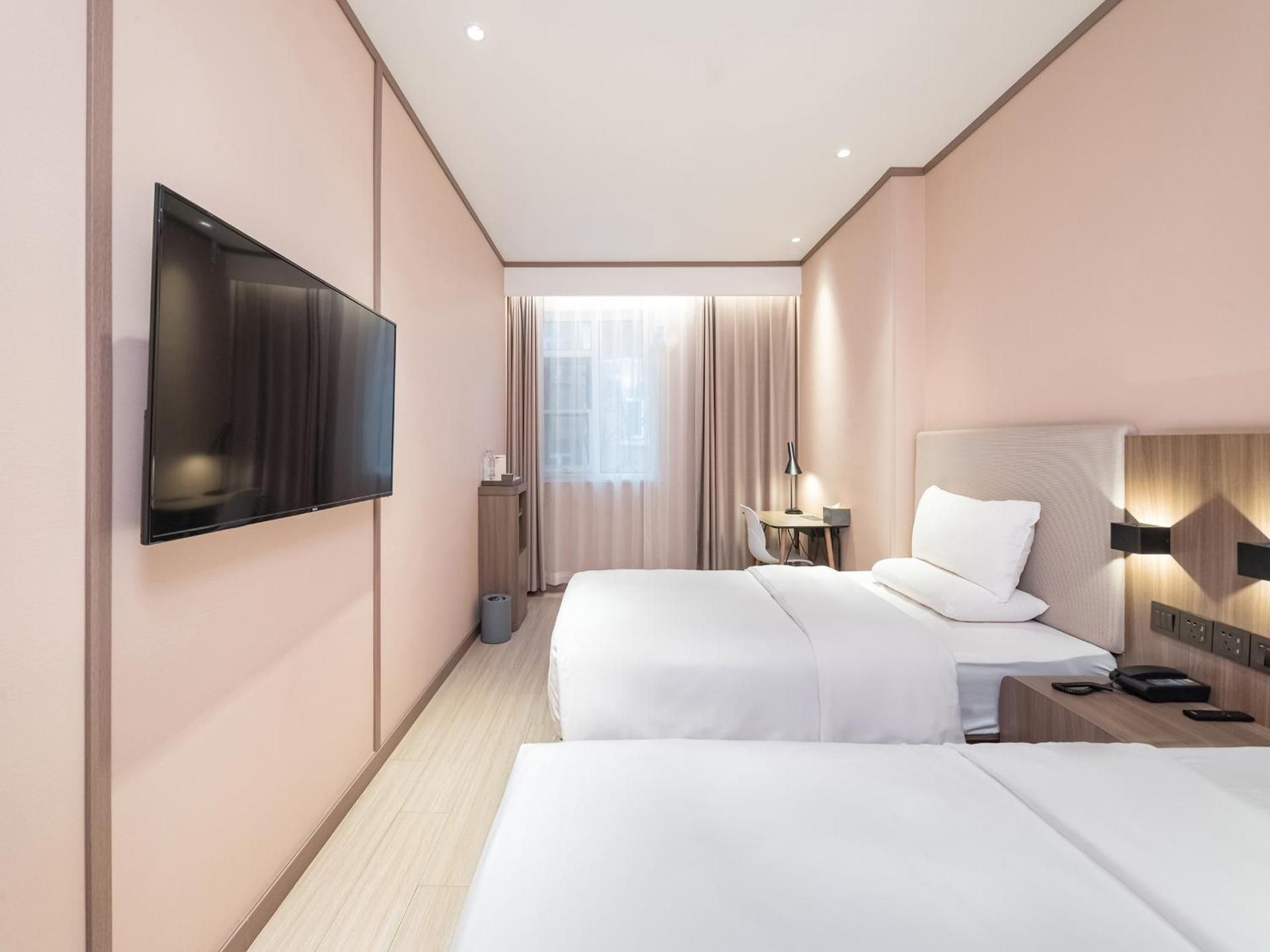 Huazhu - Deluxe Bed Room