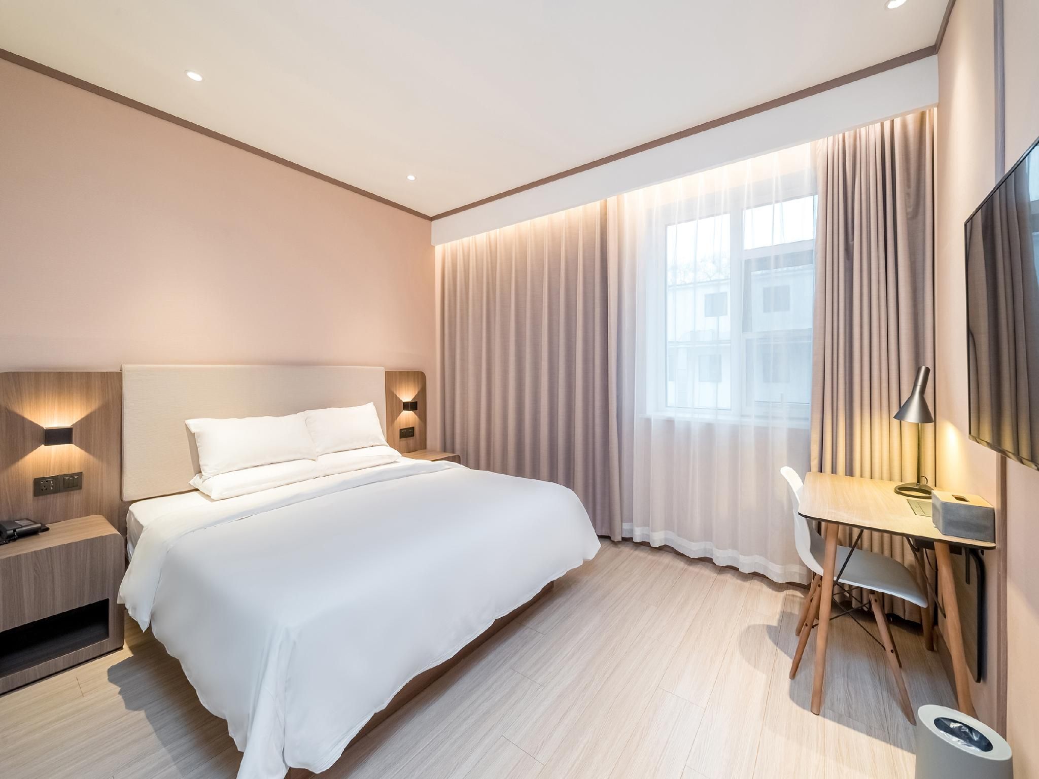Queen Room A