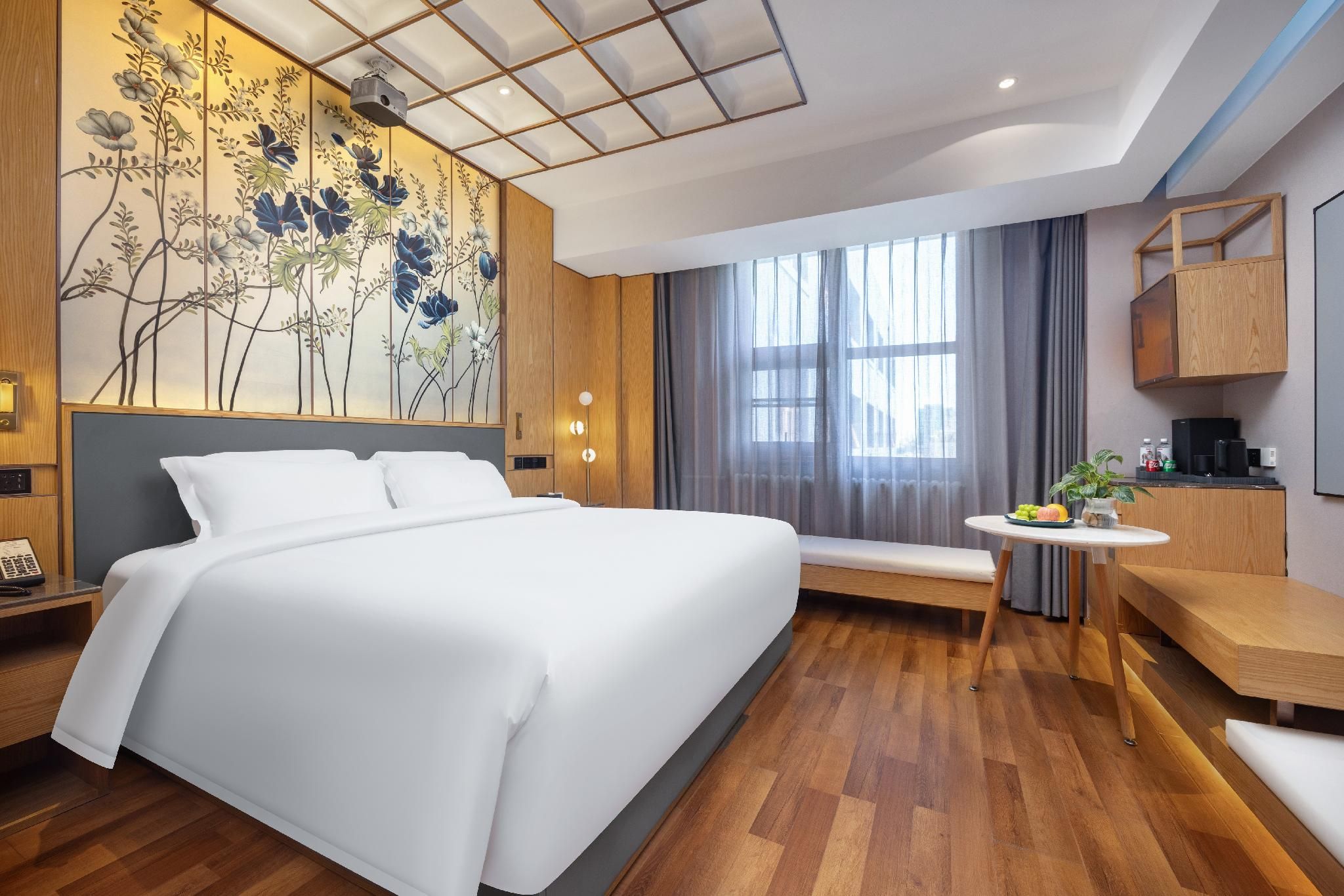 Commerce Heritage Queen Room