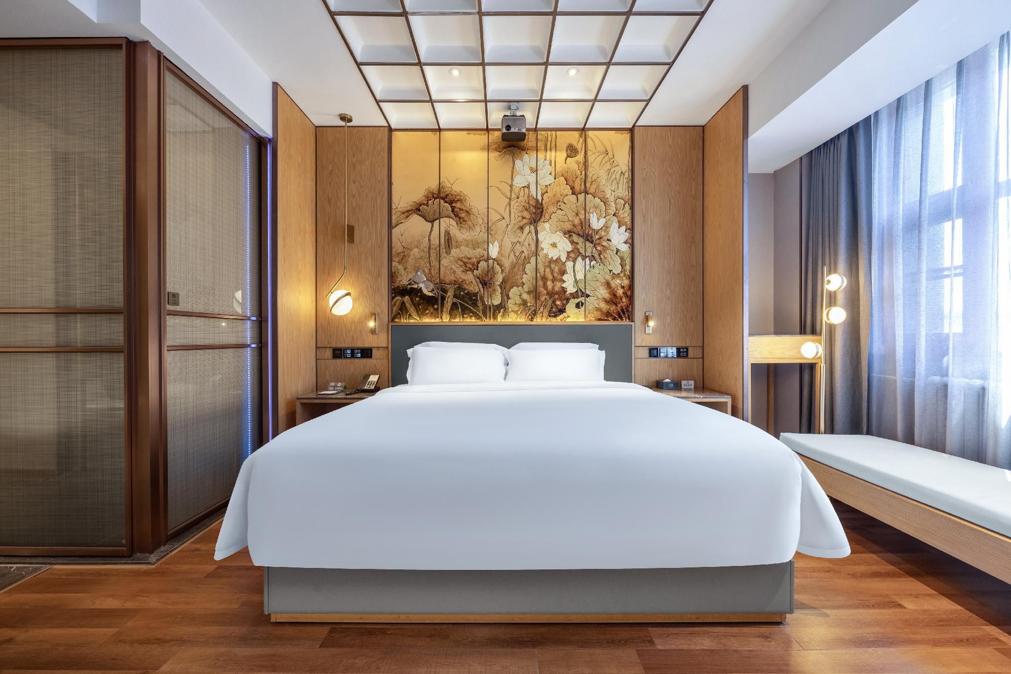 Executive King Room with Bathtub