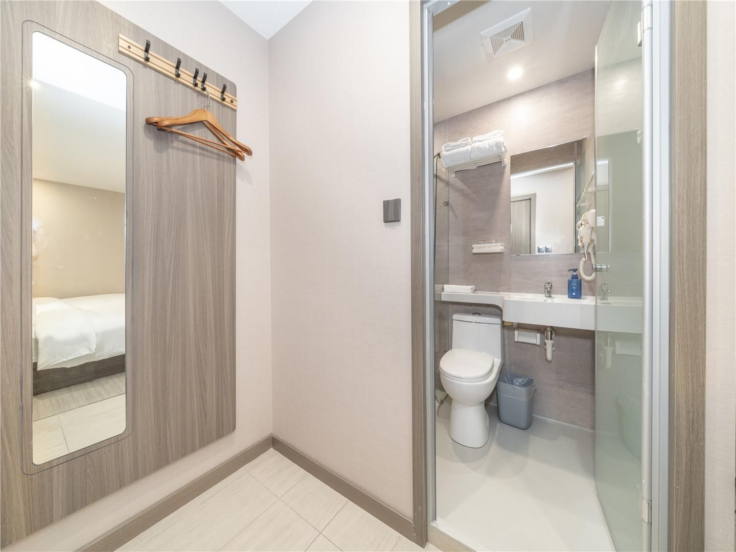 25969400_210721171400103792203