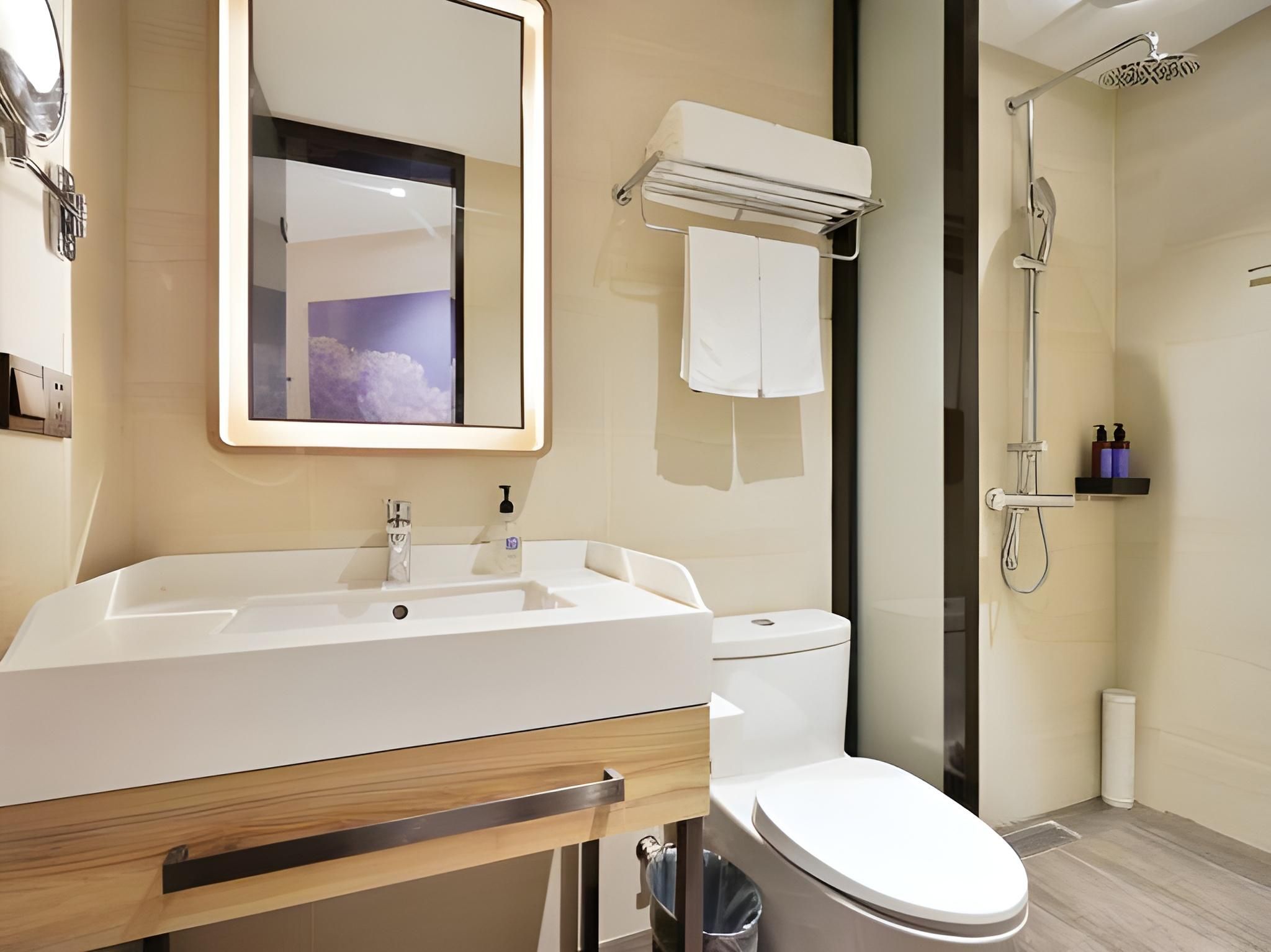 2 Bed Twin Superior Room