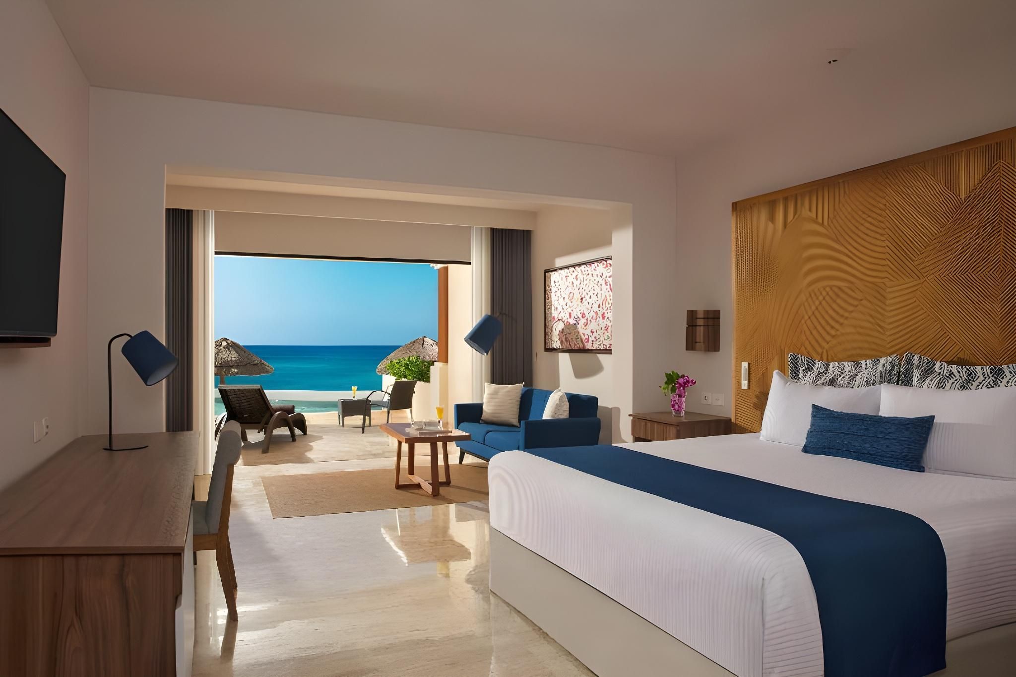 Preferred Club Junior Suite Beach Front Swim Out Double - All Inclusive