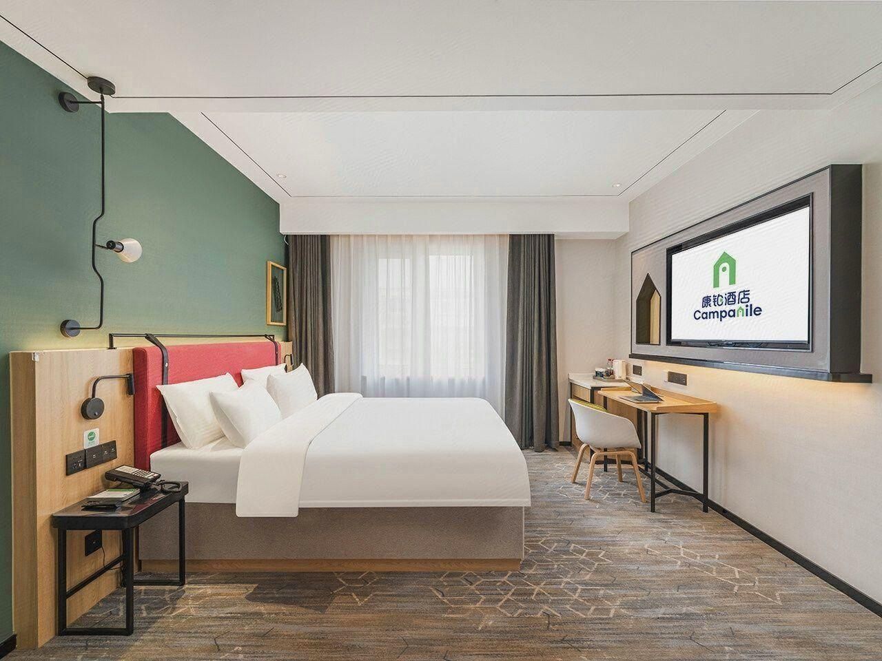 WH - Deluxe Business Suite