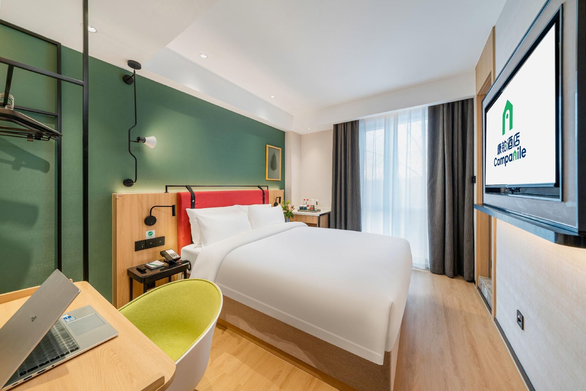 WH - Deluxe Bed Room