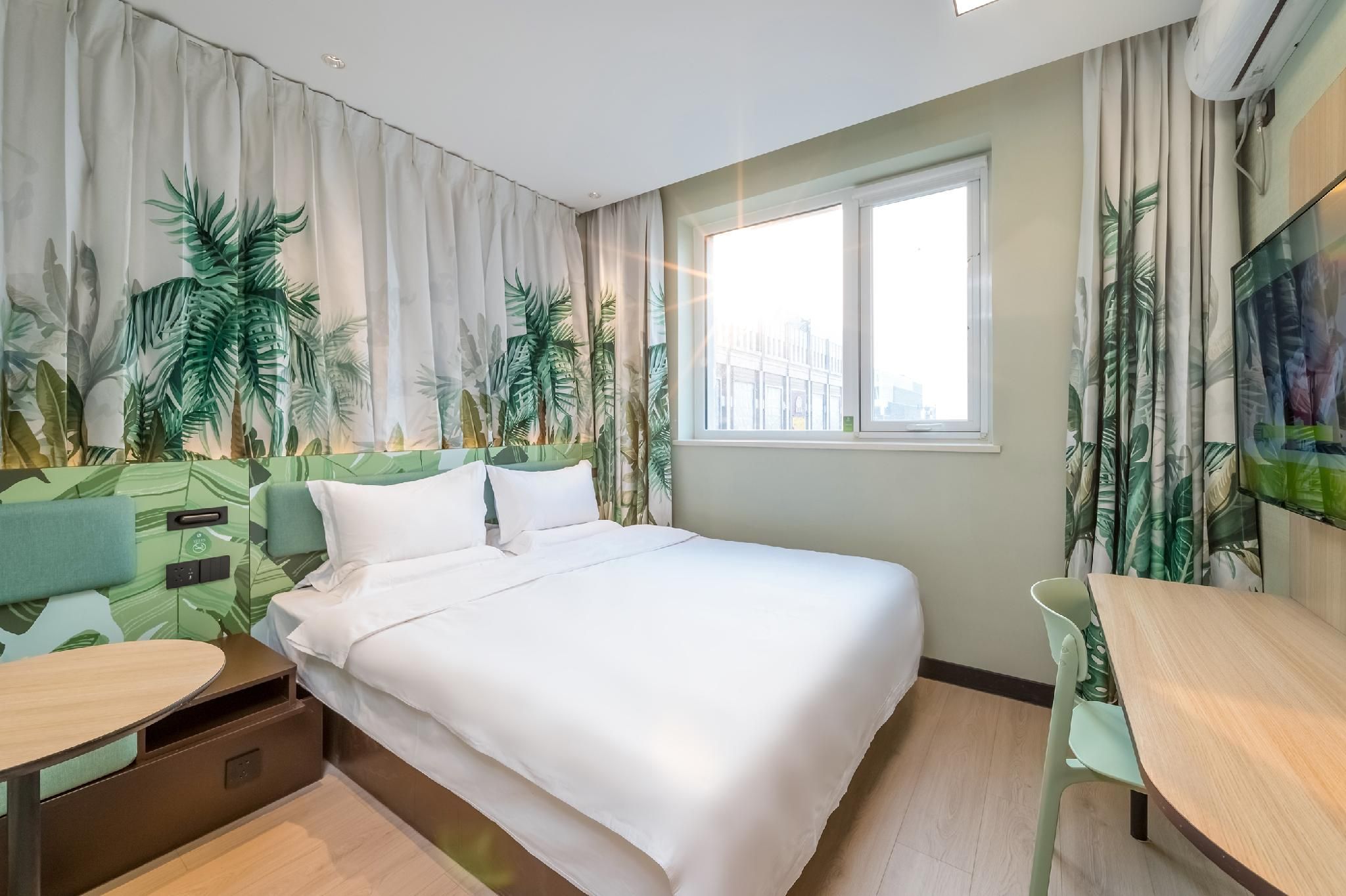 Huazhu - Comfort Superior 1 Bed Room