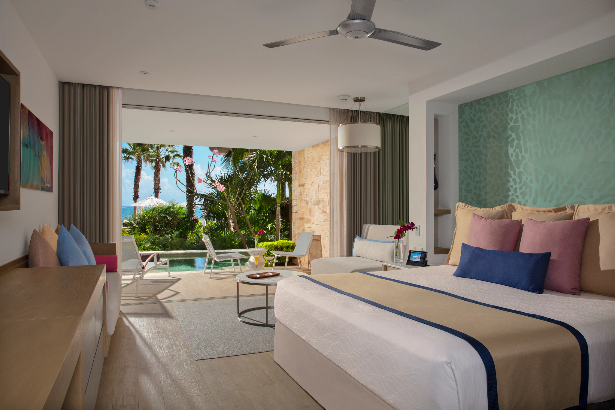 Preferred Club Master Suite Swim Out Tropical View King